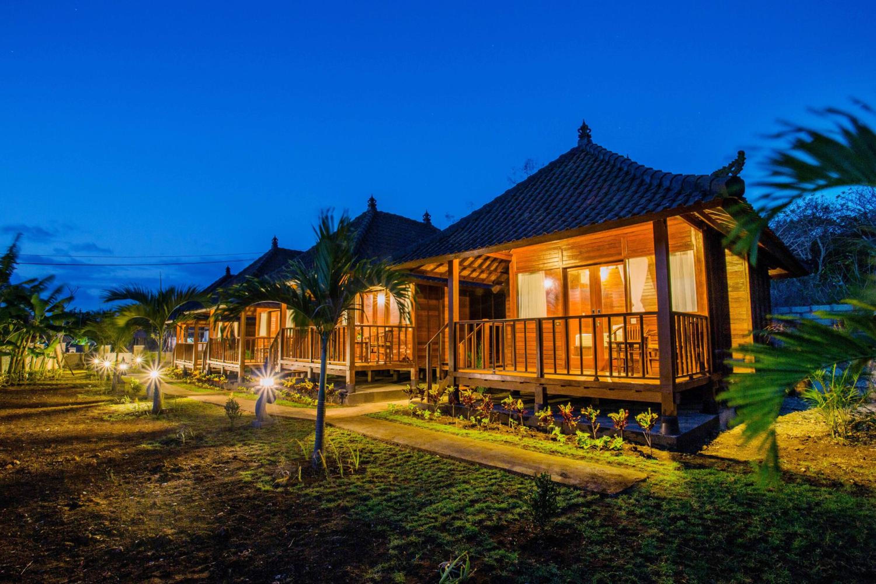 Samanta Huts