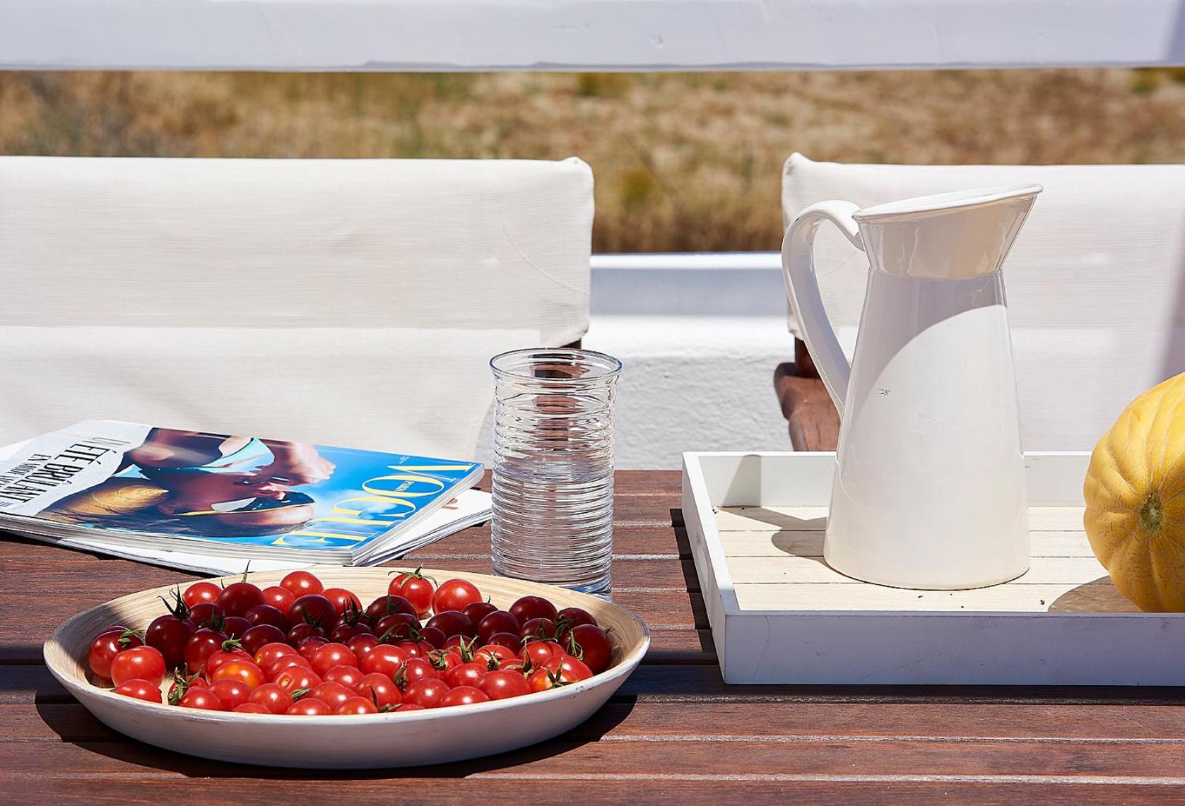 Mirabeli Apartments & Suites