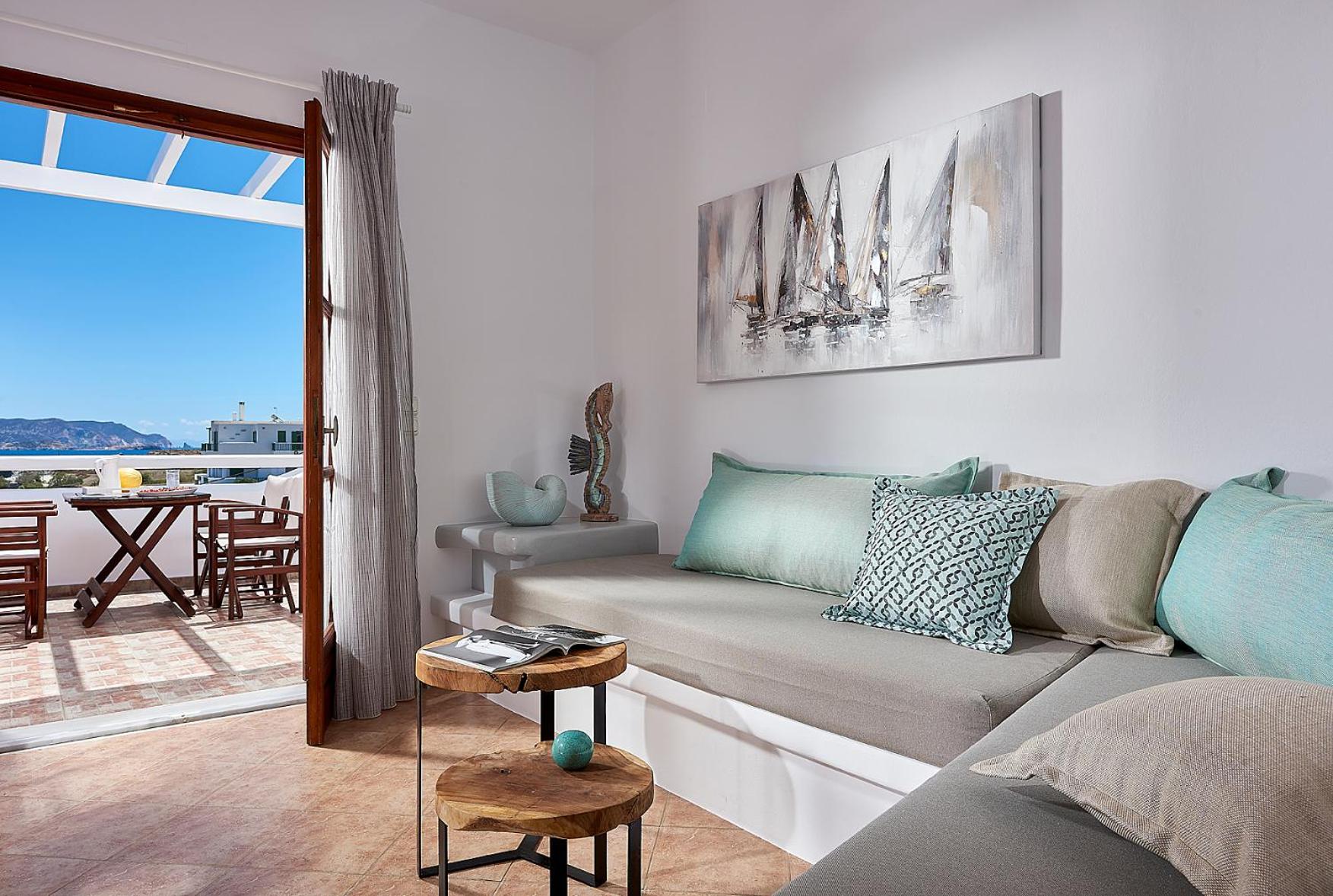 Mirabeli Apartments & Suites