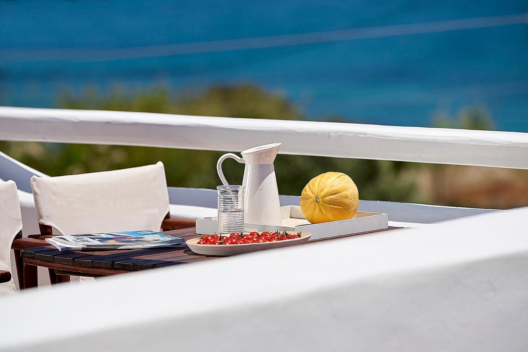 Mirabeli Apartments & Suites