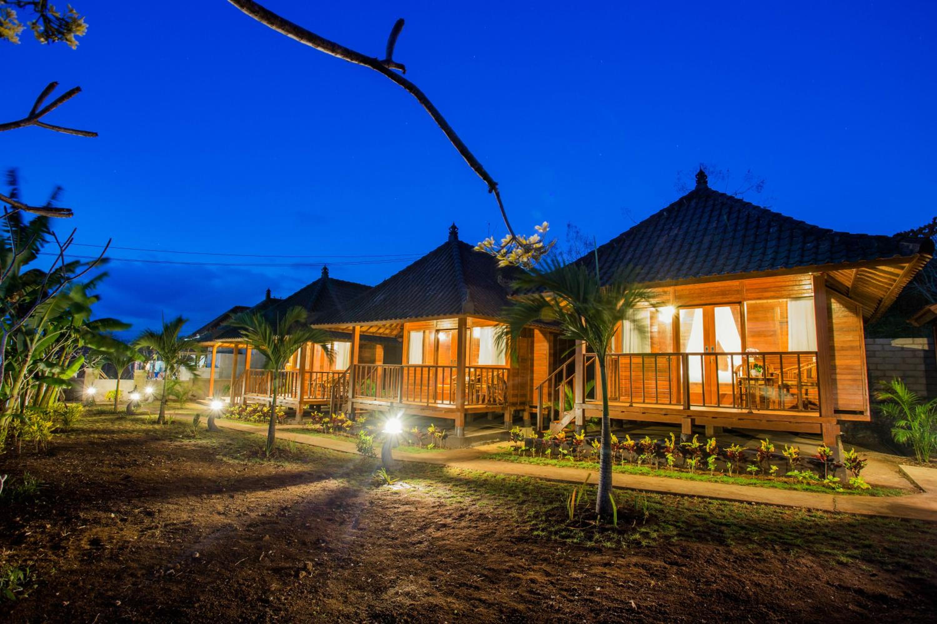 Samanta Huts