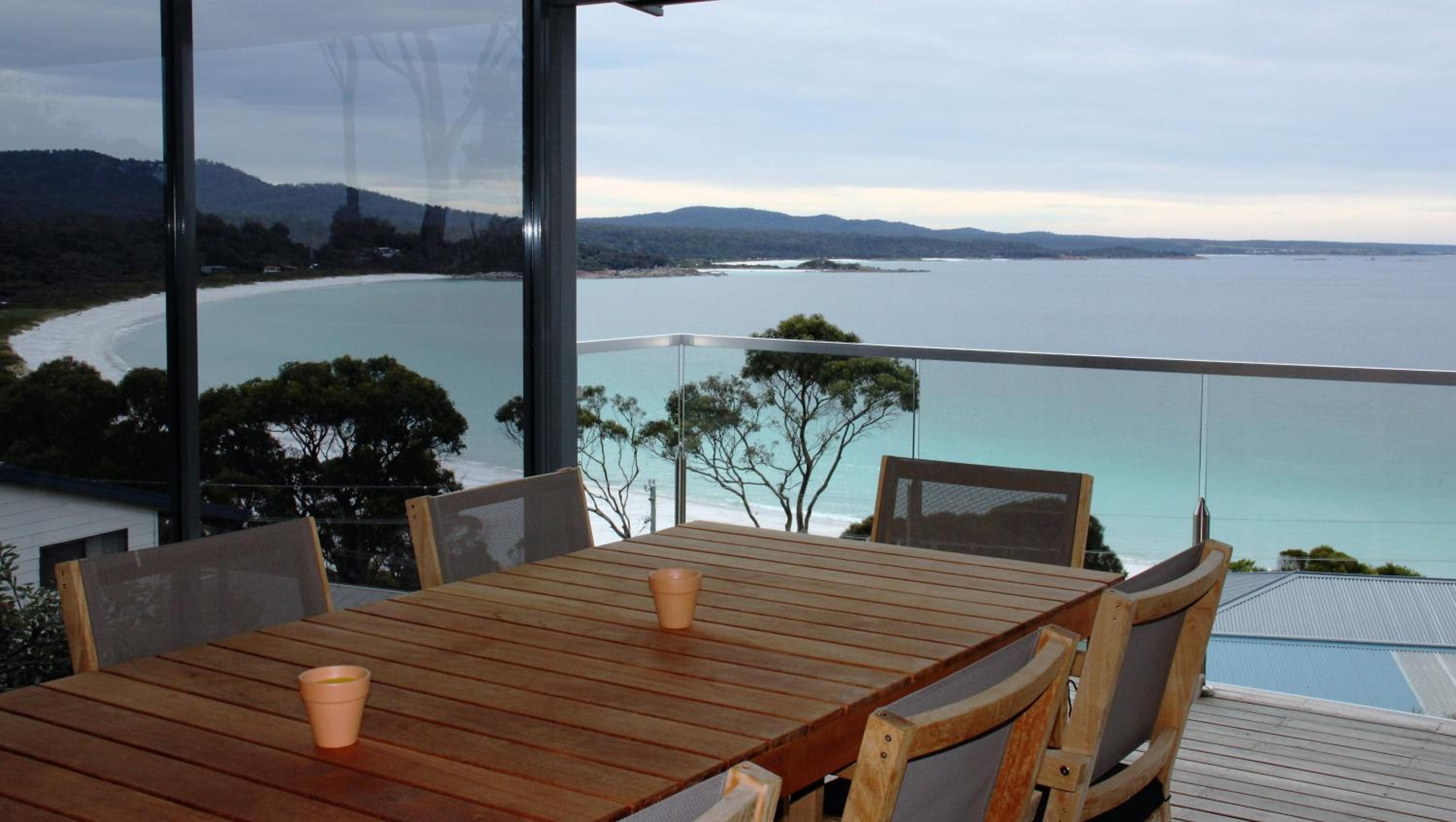 SEA EAGLE COTTAGE Amazing views of Bay of Fires