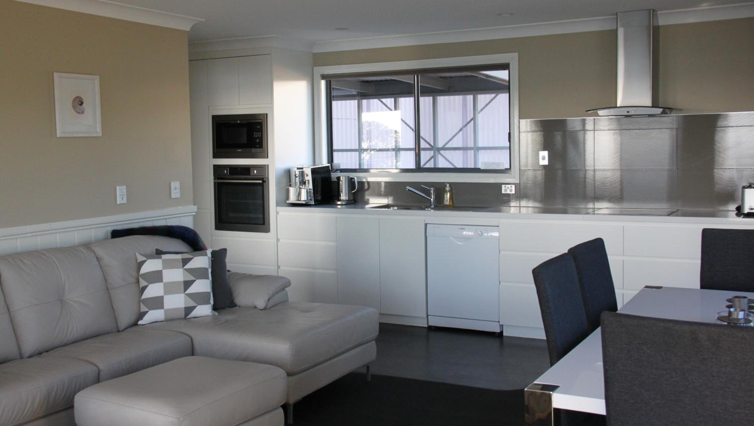 SEA EAGLE COTTAGE Amazing views of Bay of Fires