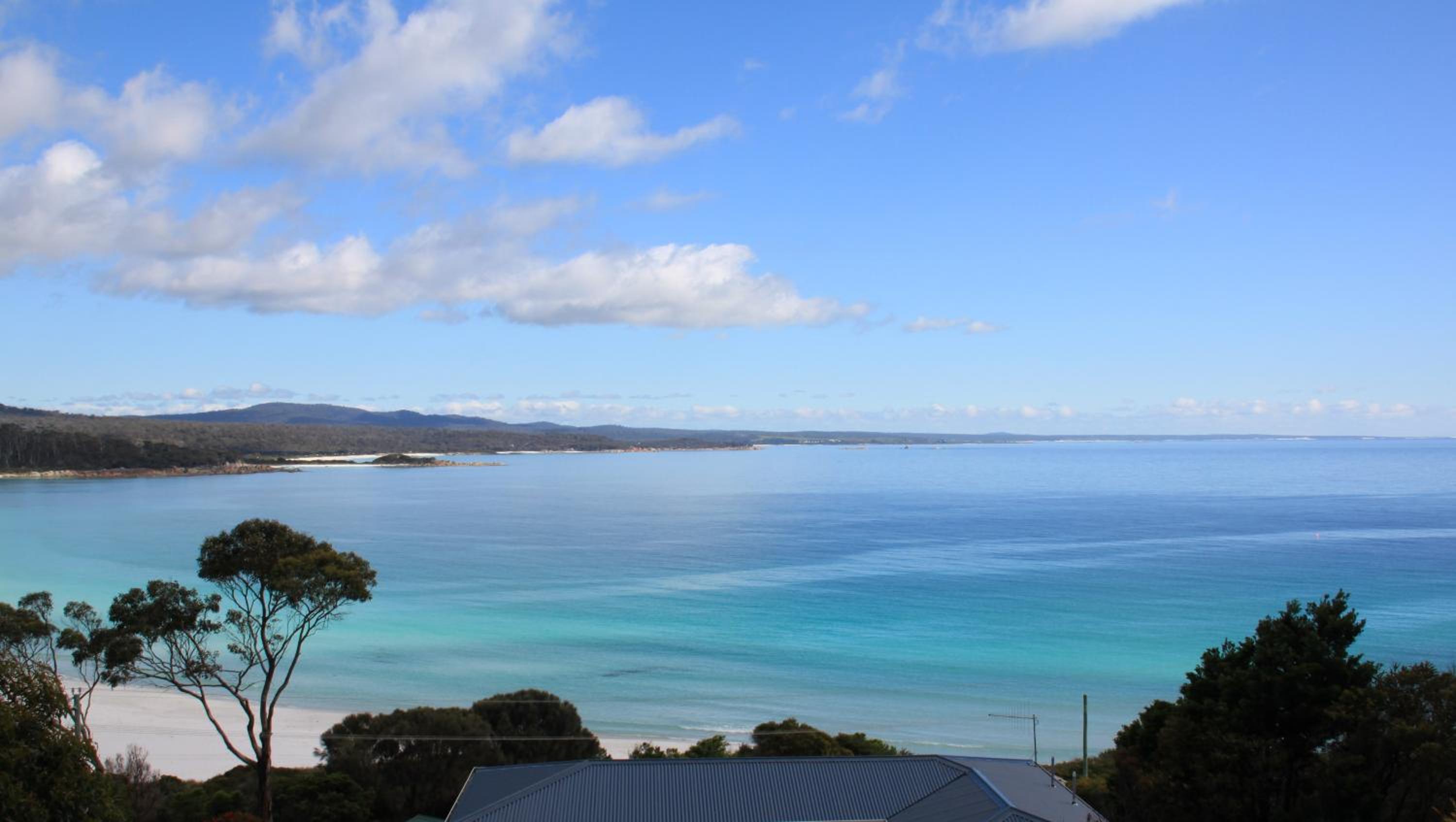 SEA EAGLE COTTAGE Amazing views of Bay of Fires