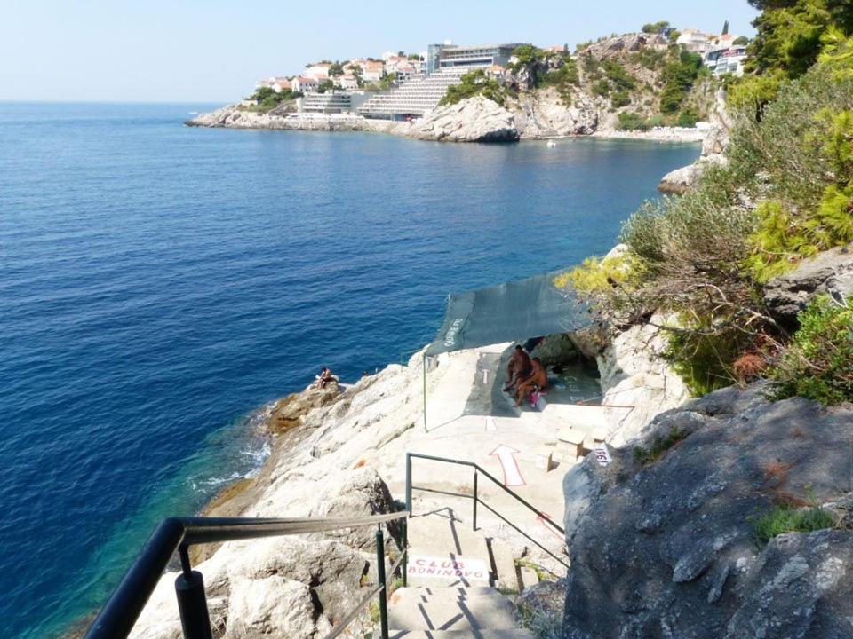 SerendipitY DubrOvniK CentrE-Free ParkinG