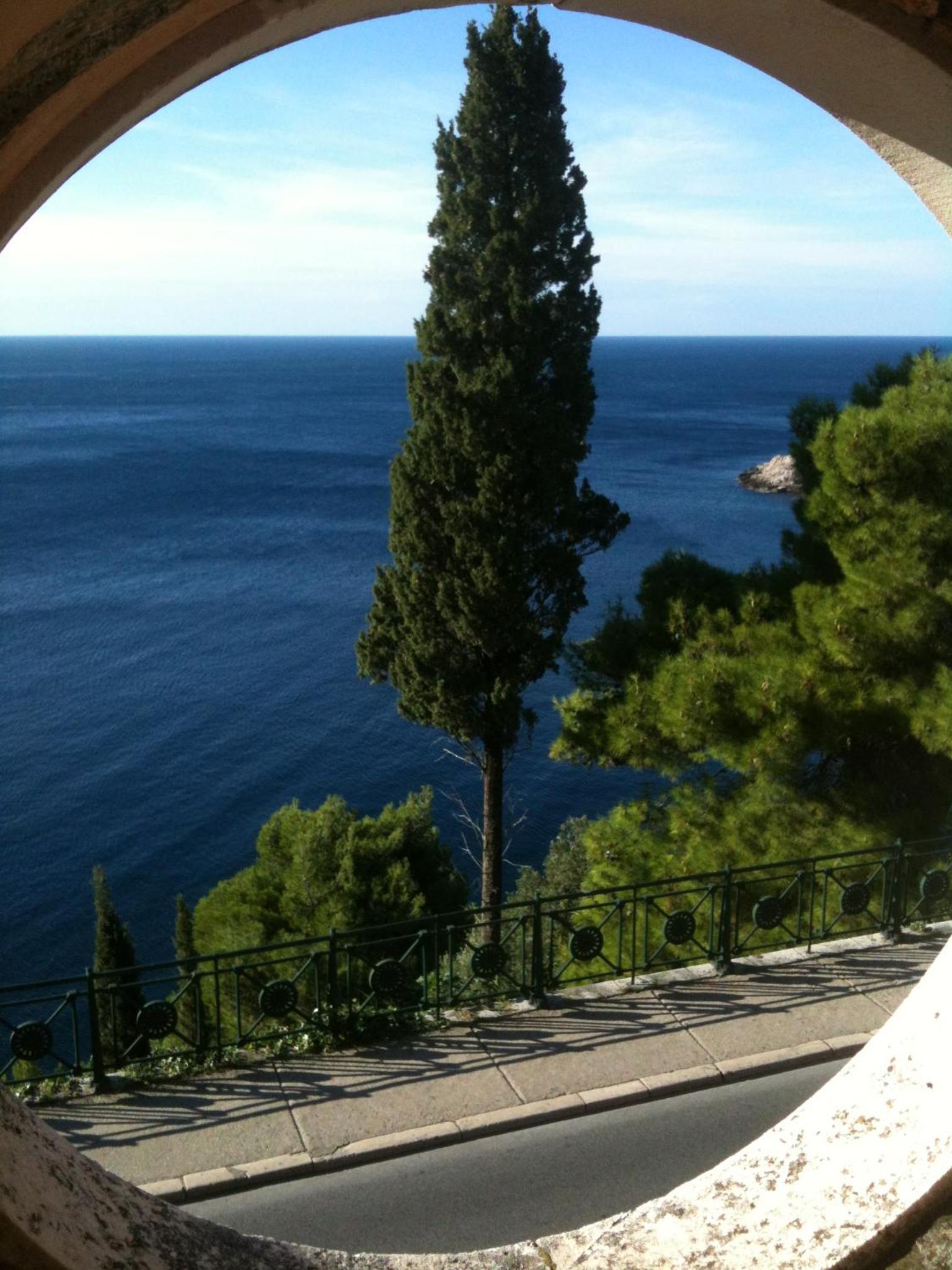 SerendipitY DubrOvniK CentrE-Free ParkinG