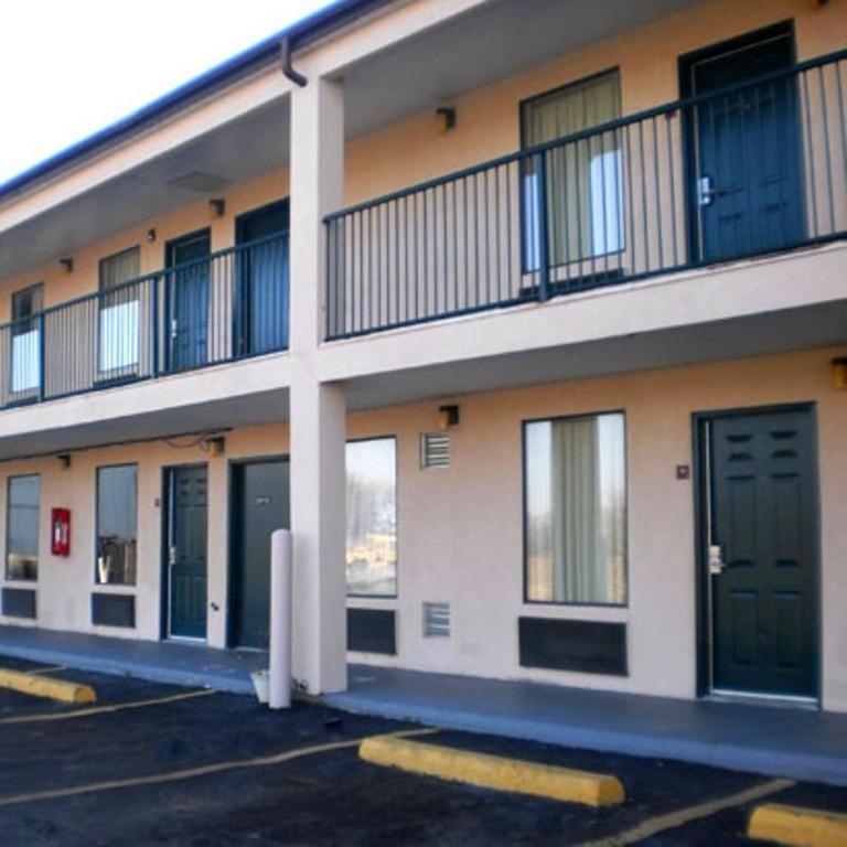 Executive Inn & Suites - Covington view 4