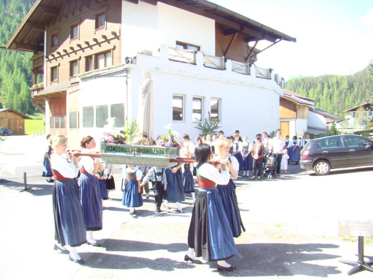 Haus am Brunnen