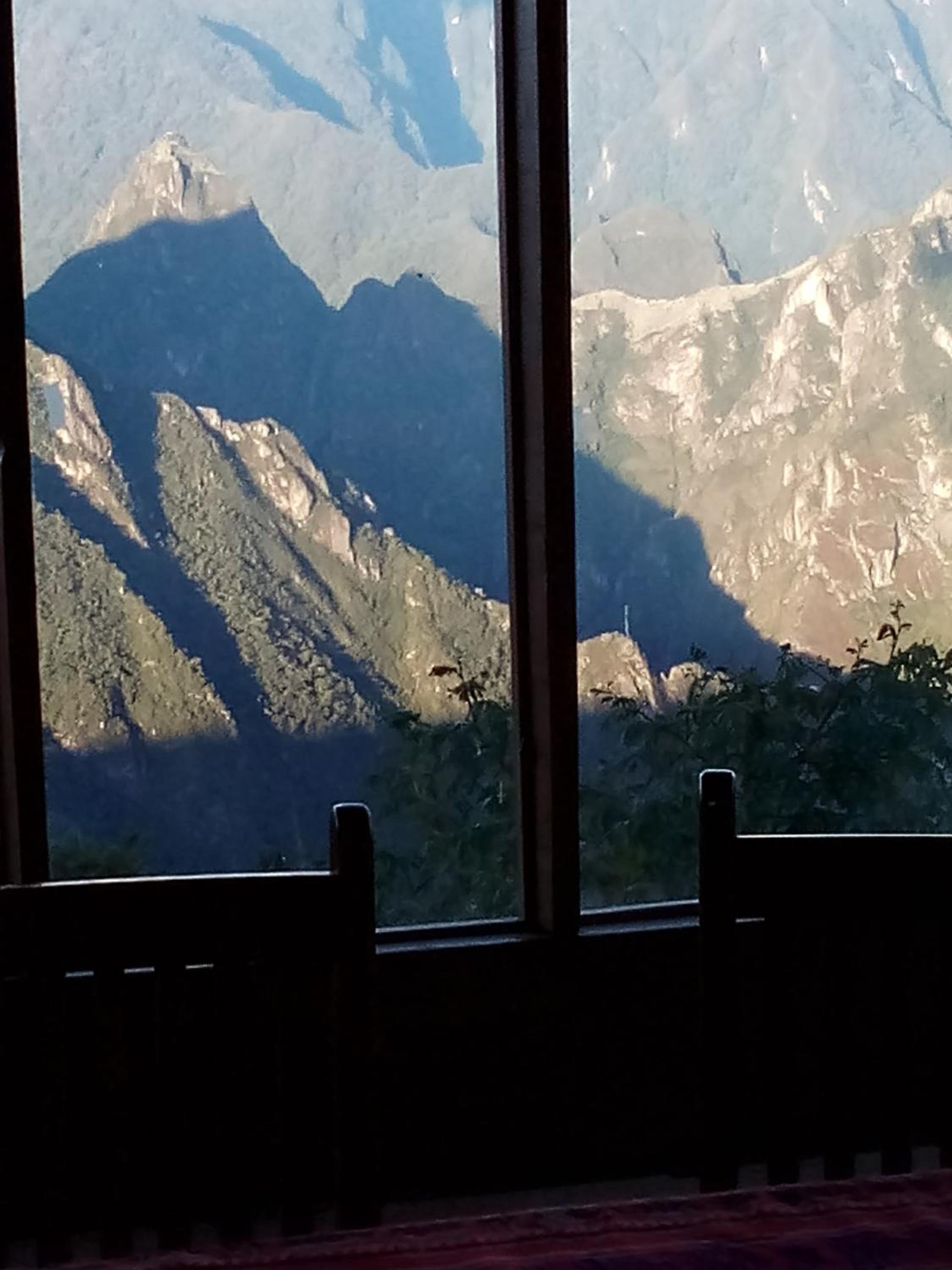 Llactapata Lodge overlooking Machu Picchu - camping - restaurant