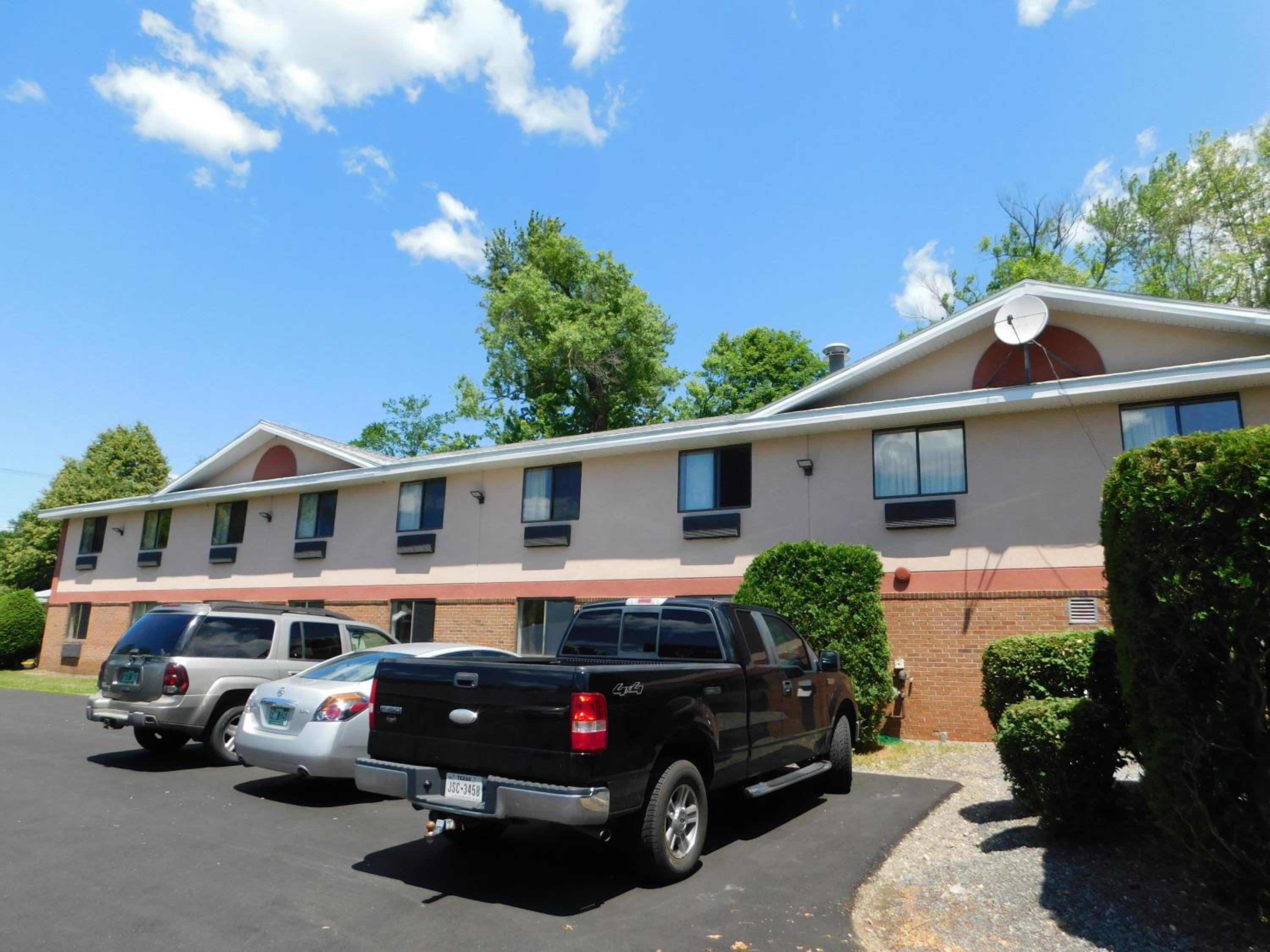 Brattleboro Vacations - The Covered Bridge Inn - Property Image 11