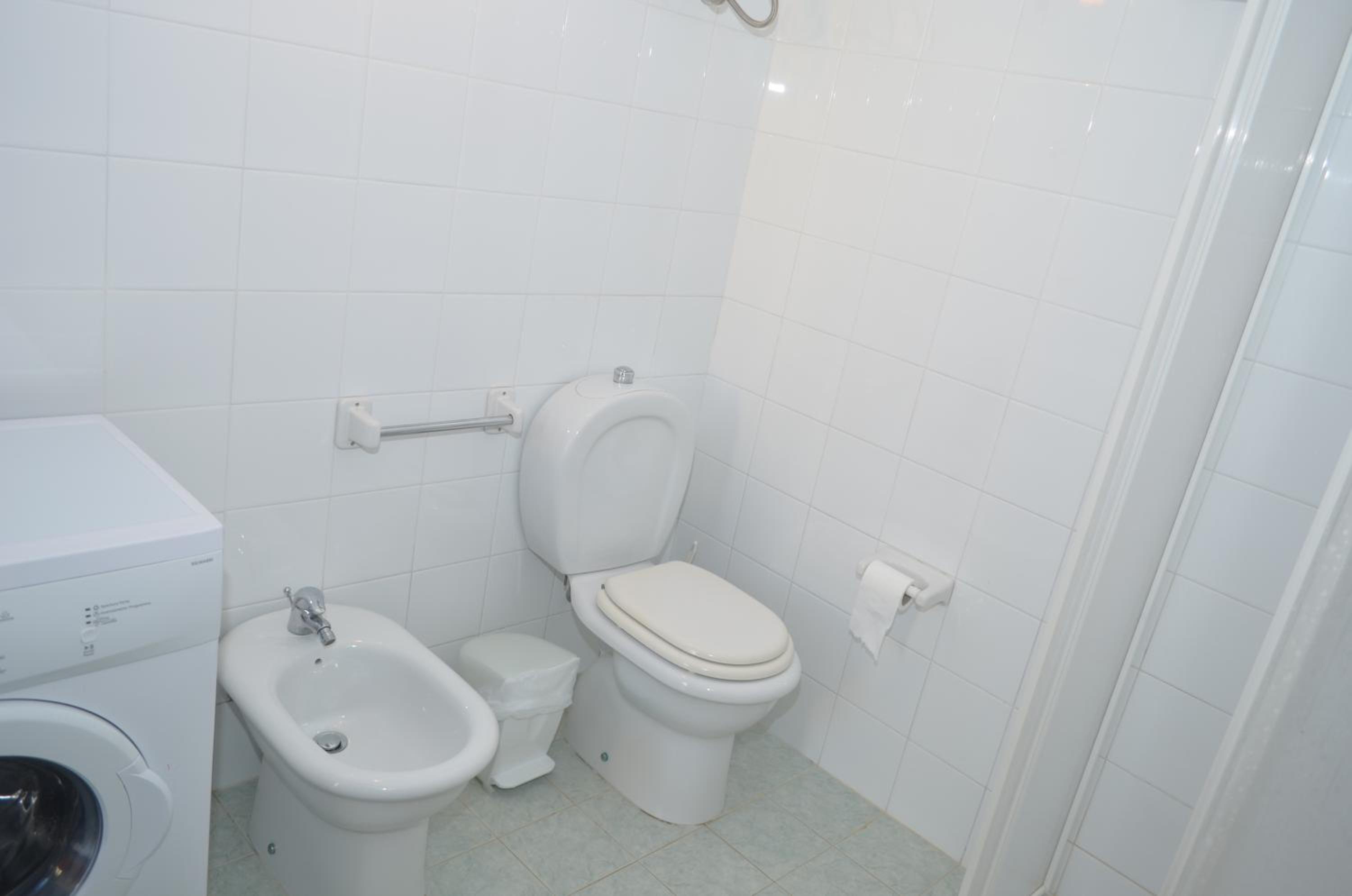 Photo 33