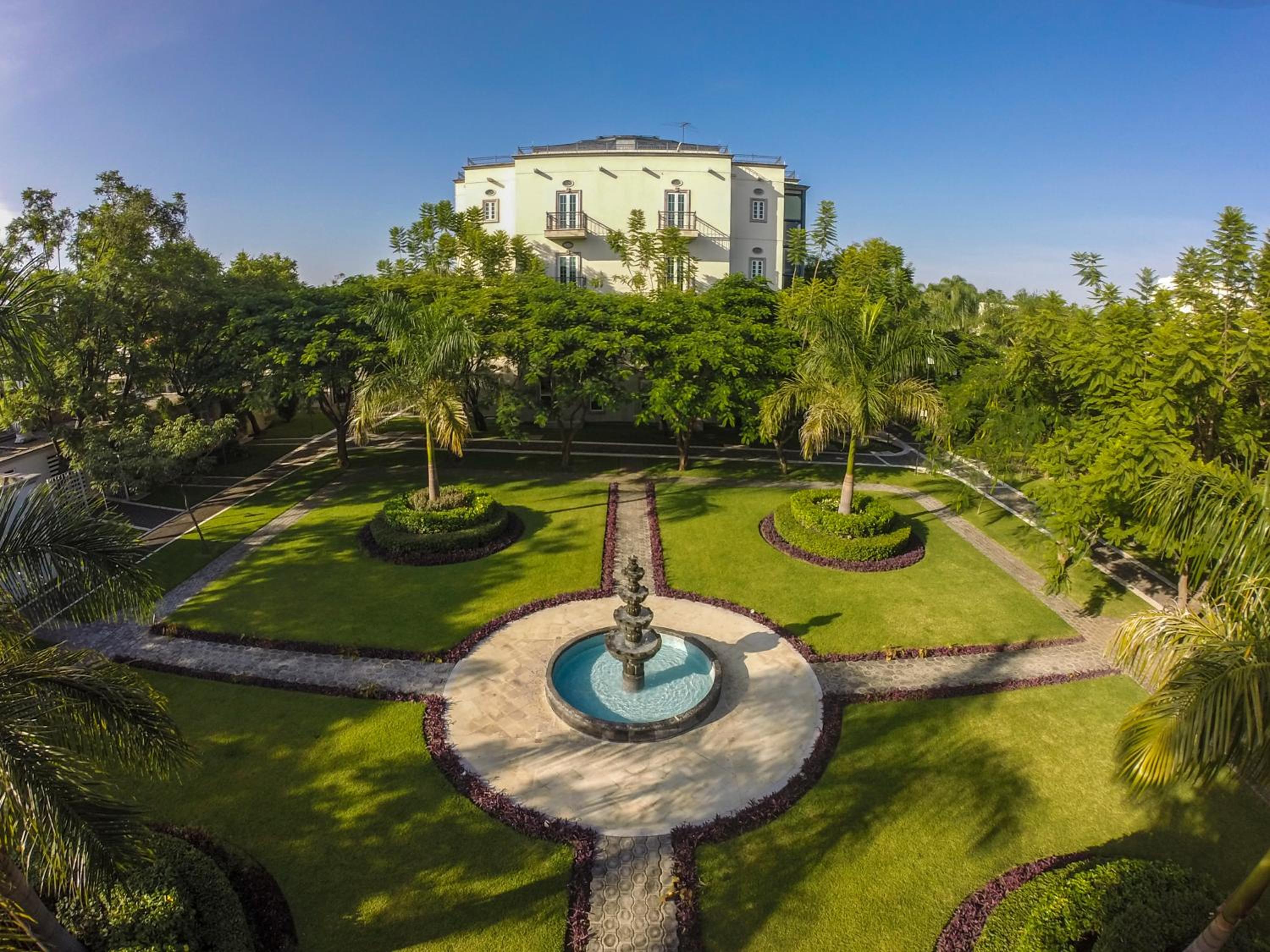 Hotel The Lorian Club