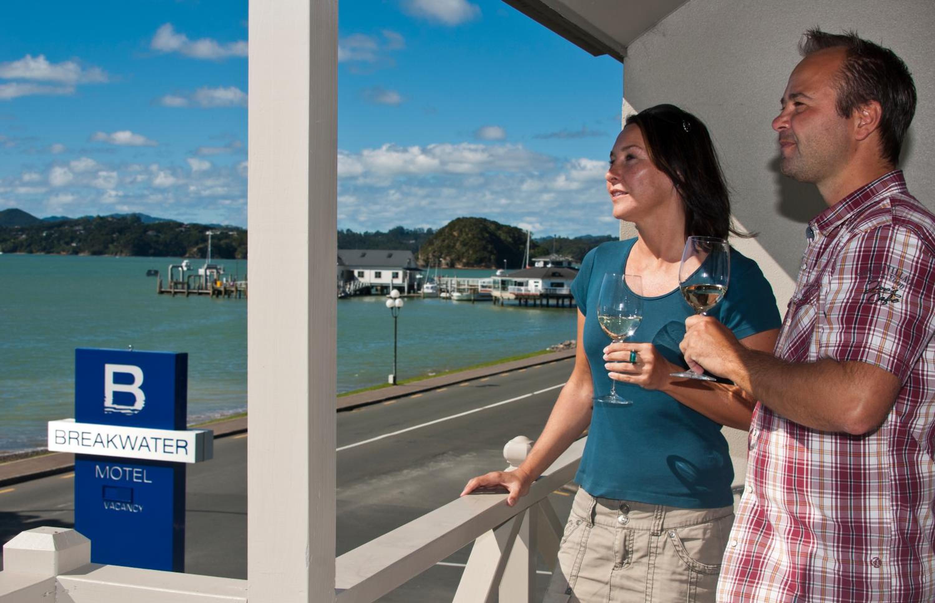 Breakwater Motel