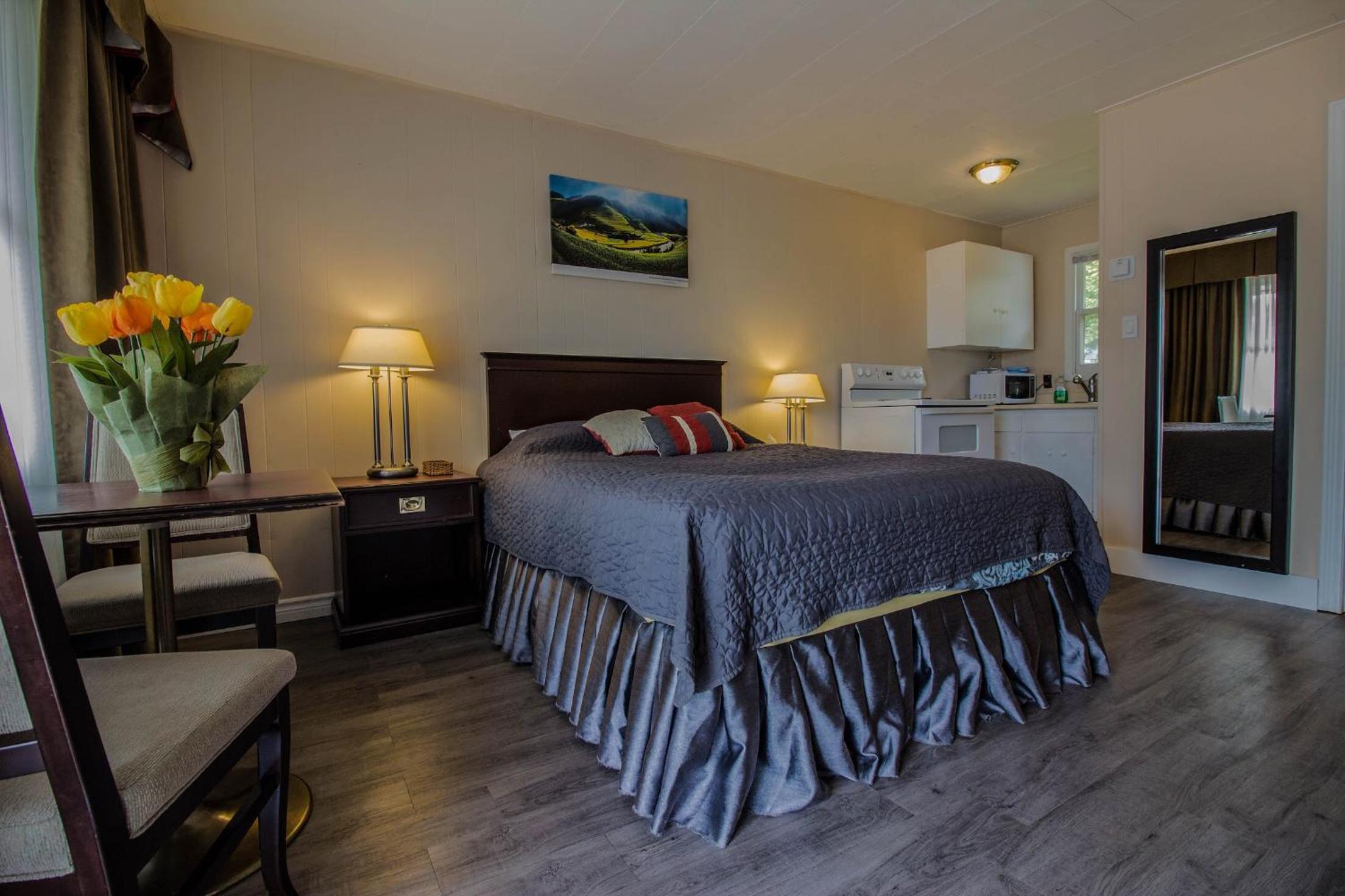 Charlottetown Vacations - The White Horse Motel - Property Image 1