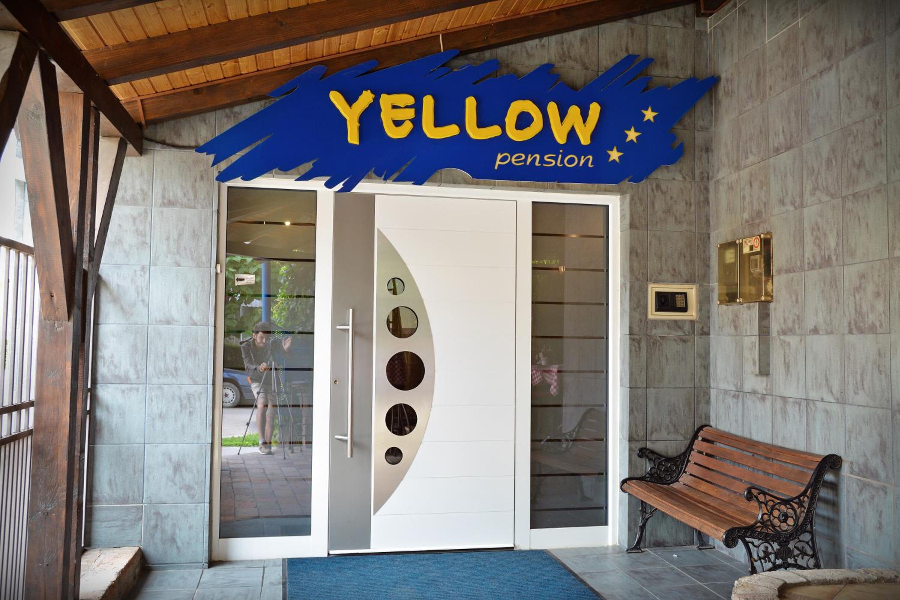 Pension Yellow