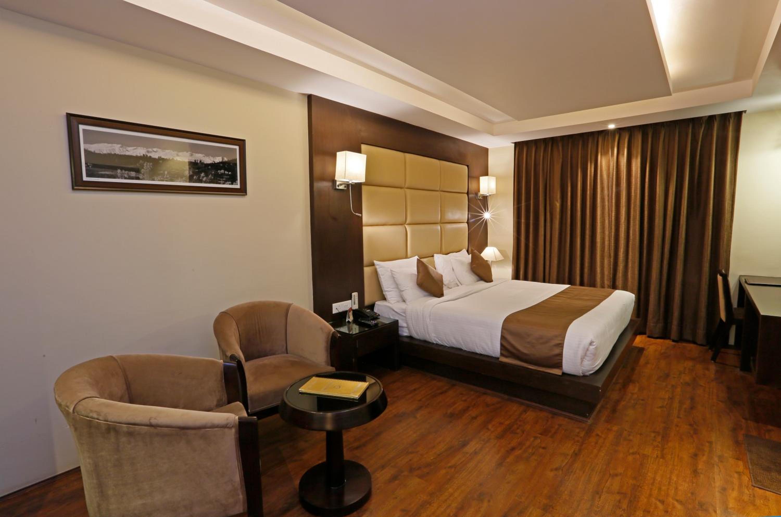 Clarks inn srinagar