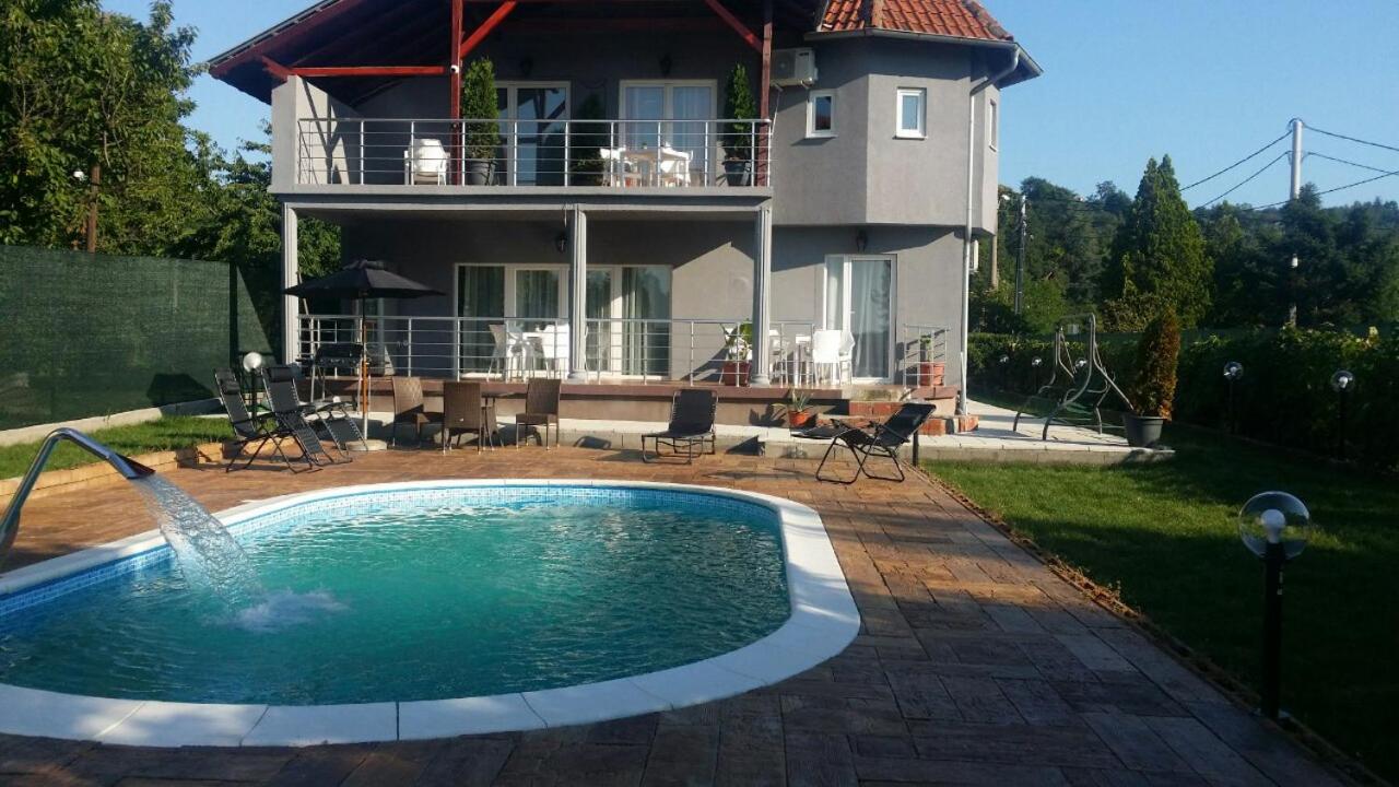 Vila Mila Riverside Apartments