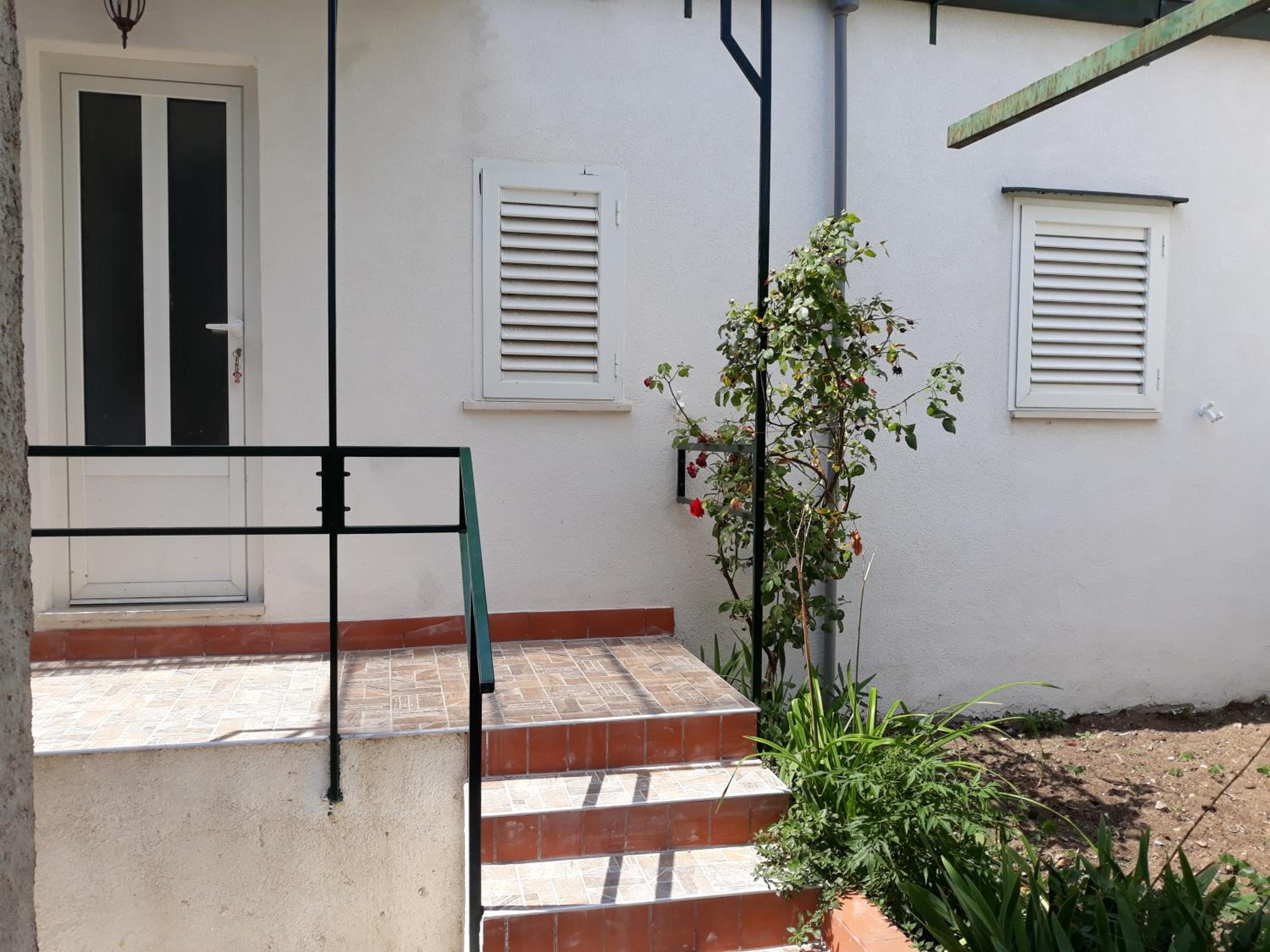 Studio Apartment Garden