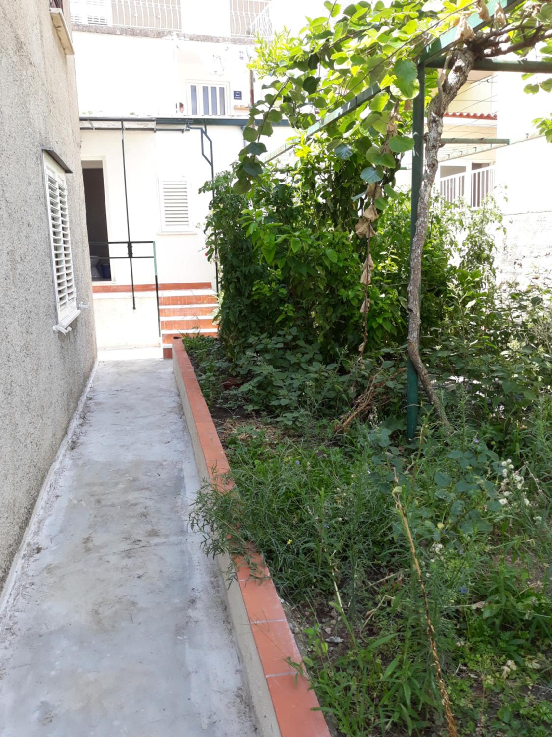 Studio Apartment Garden
