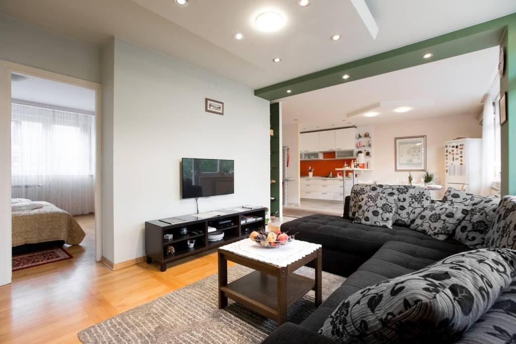 Apartment M49