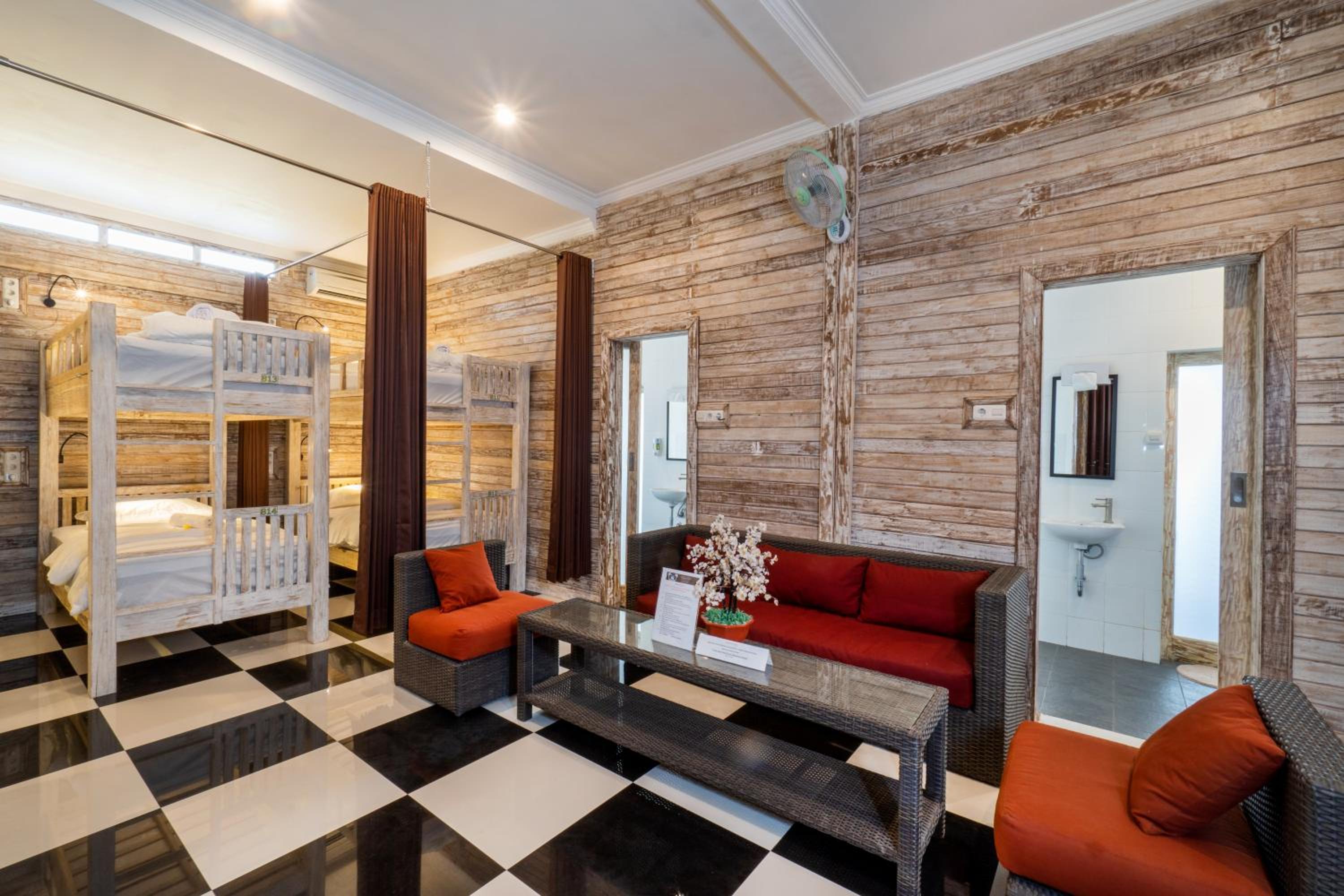 Nyuh Gading Home Stay