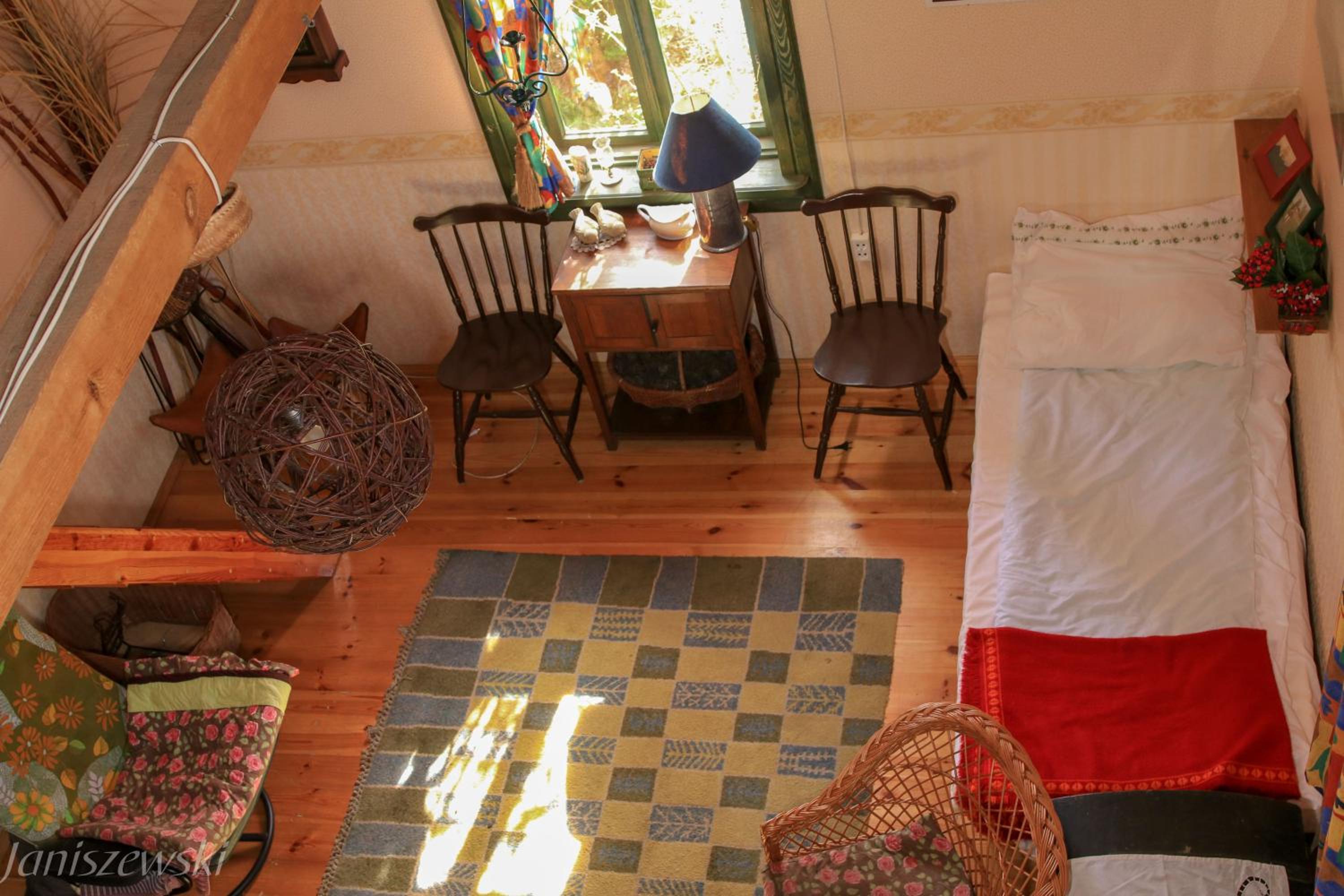 Photo 12