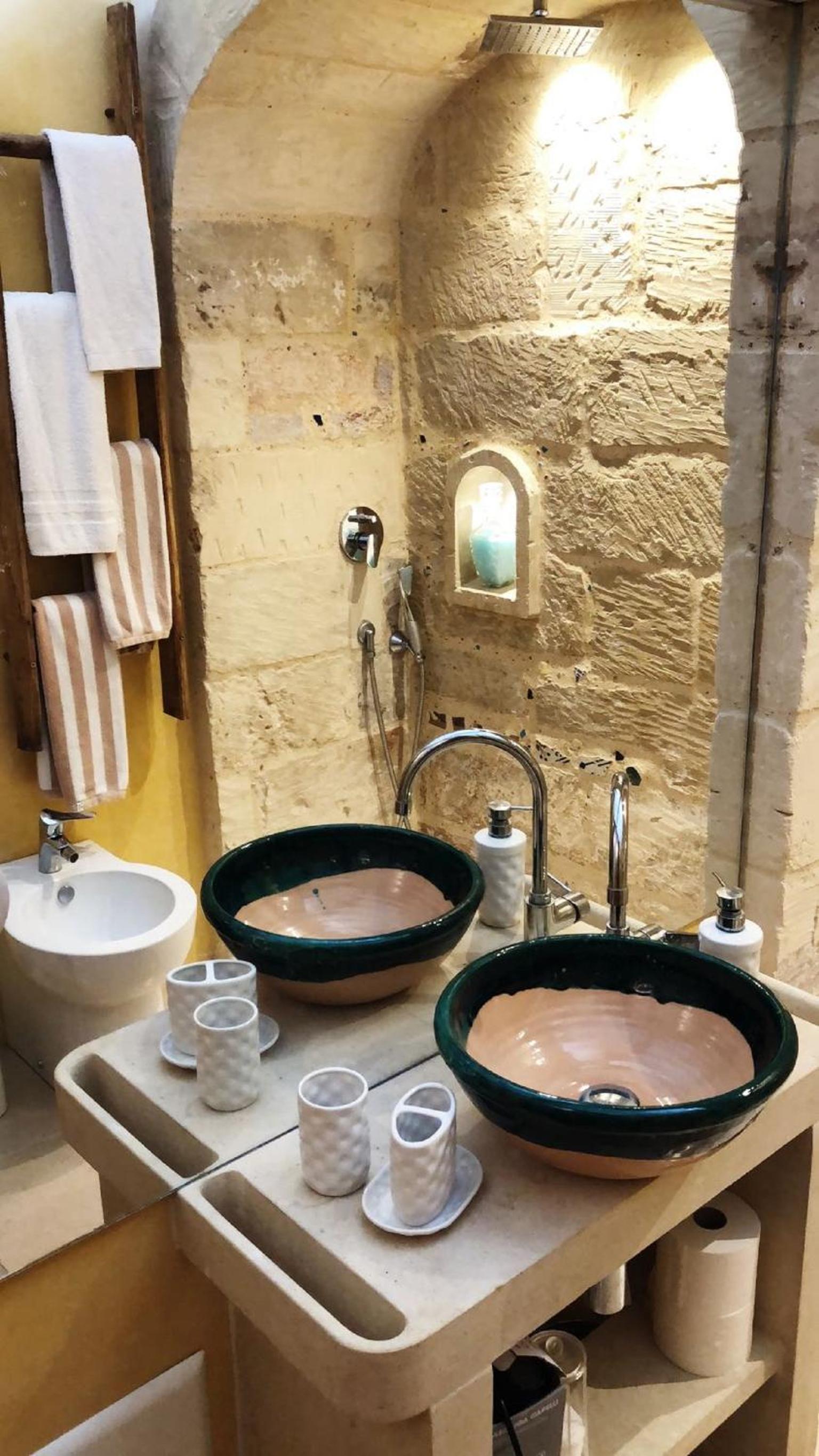 Borgoincorte en Martano — bathroom