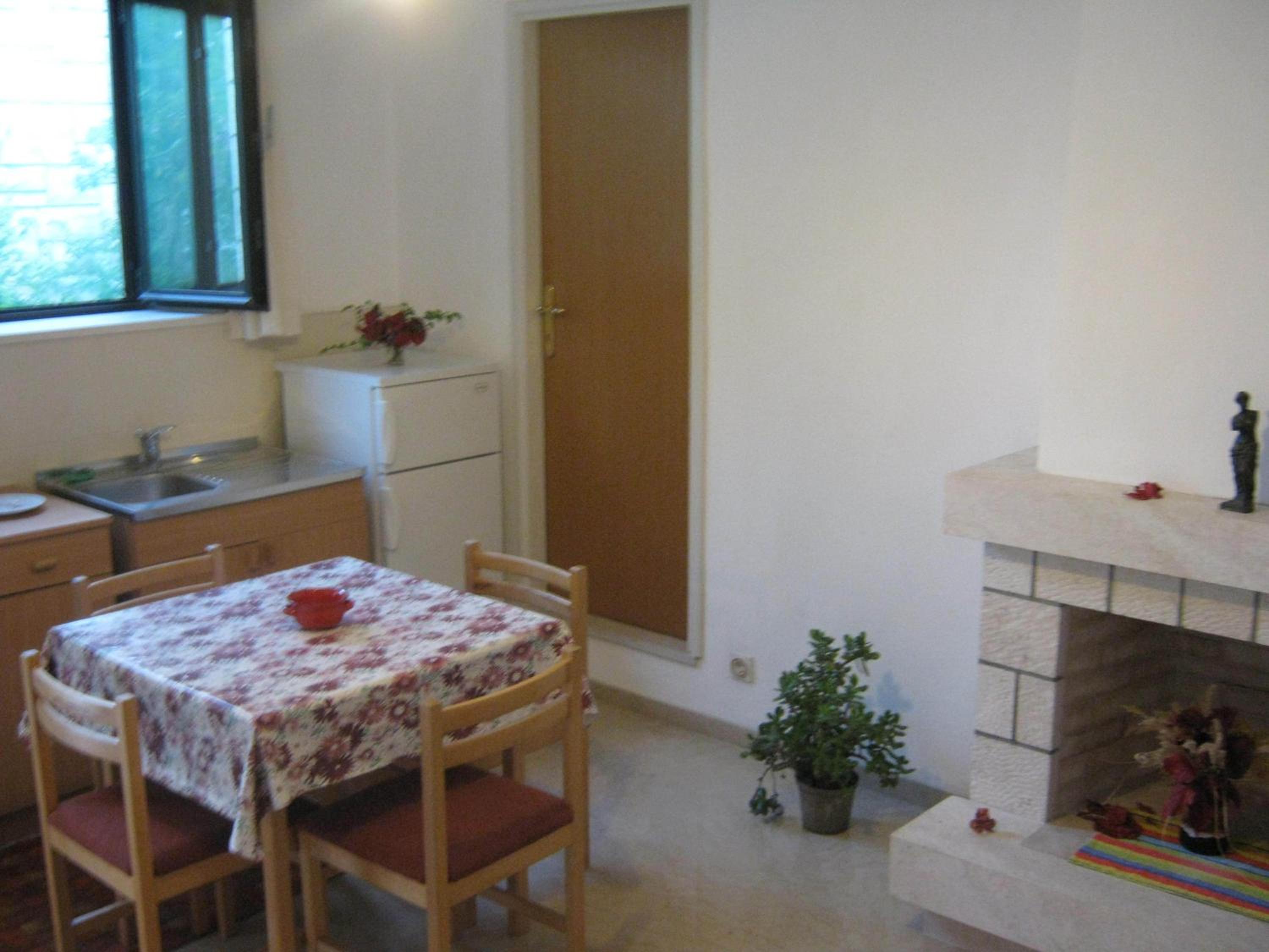 Apartments and Rooms Artemida