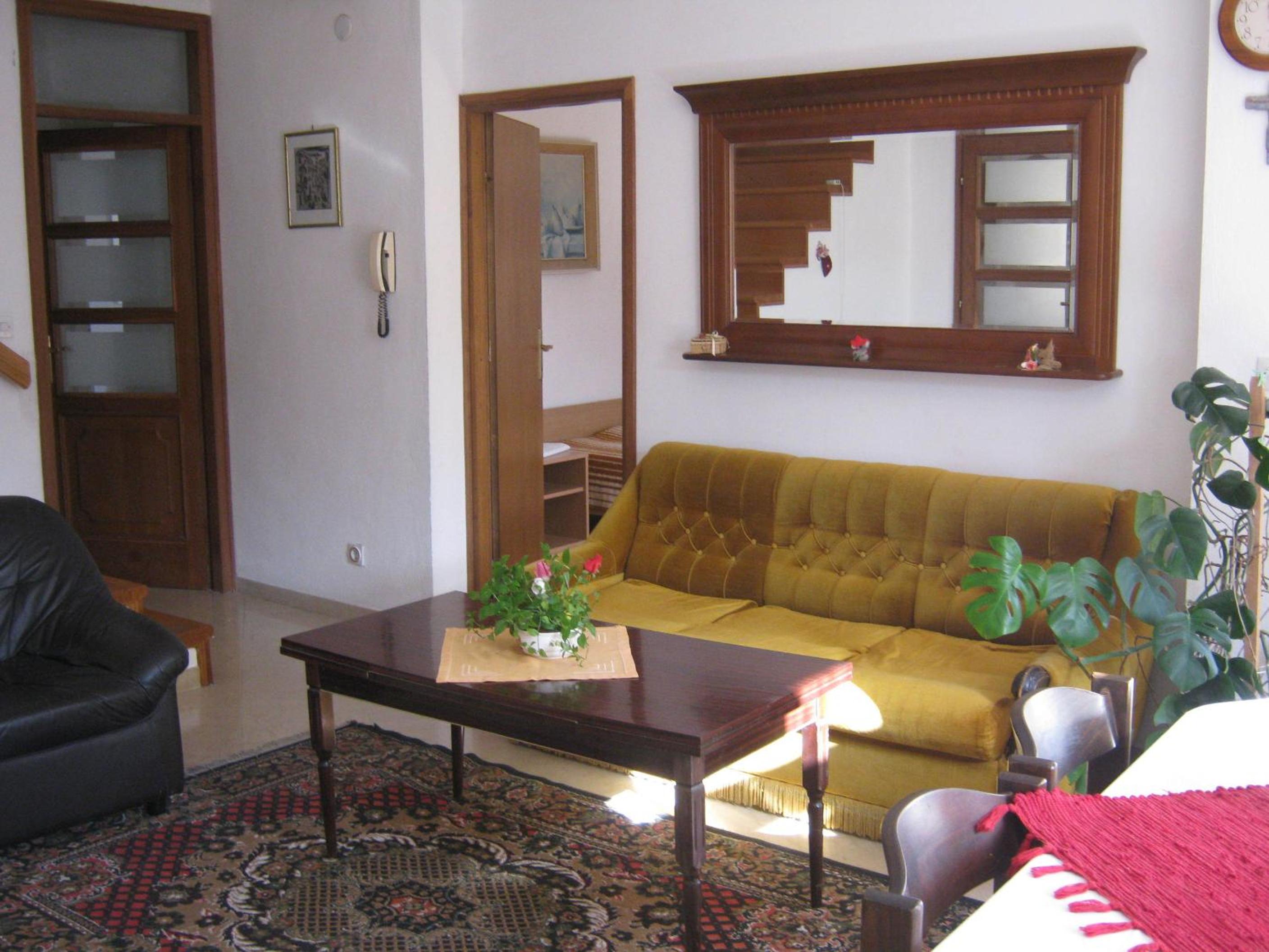 Apartments and Rooms Artemida
