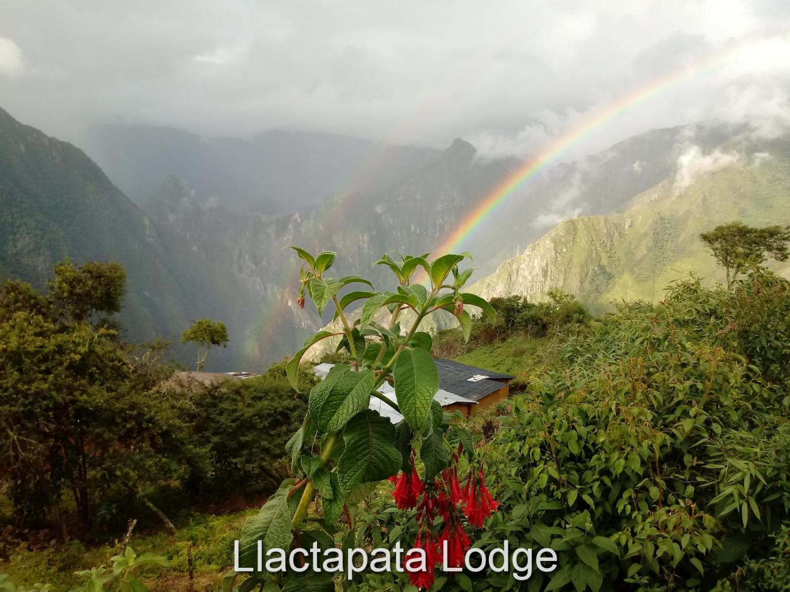 Llactapata Lodge overlooking Machu Picchu - camping - restaurant
