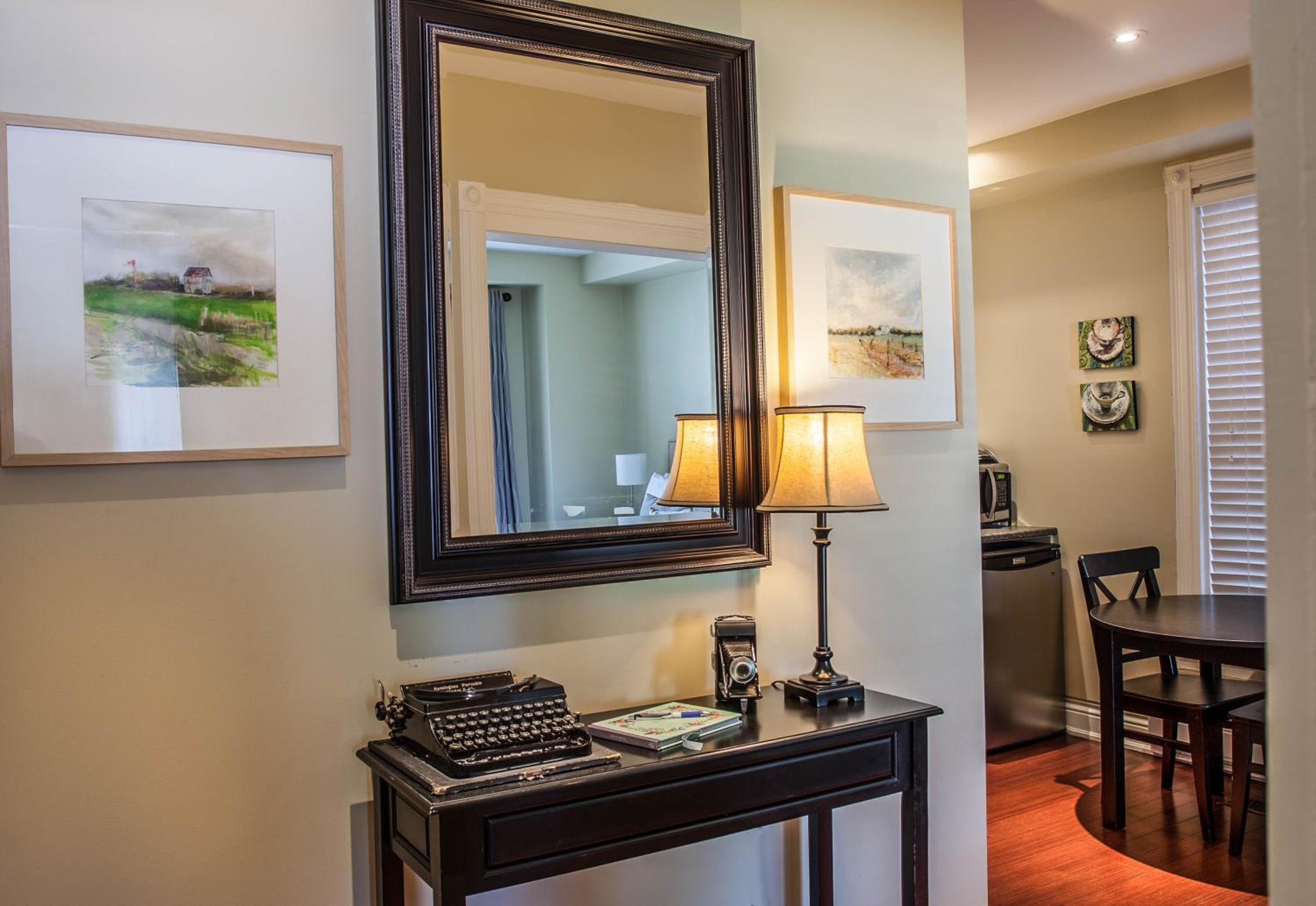 Newsroom Suites