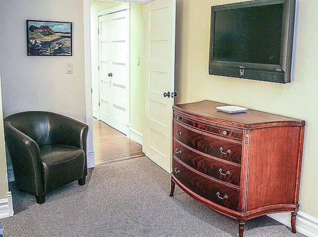 Newsroom Suites