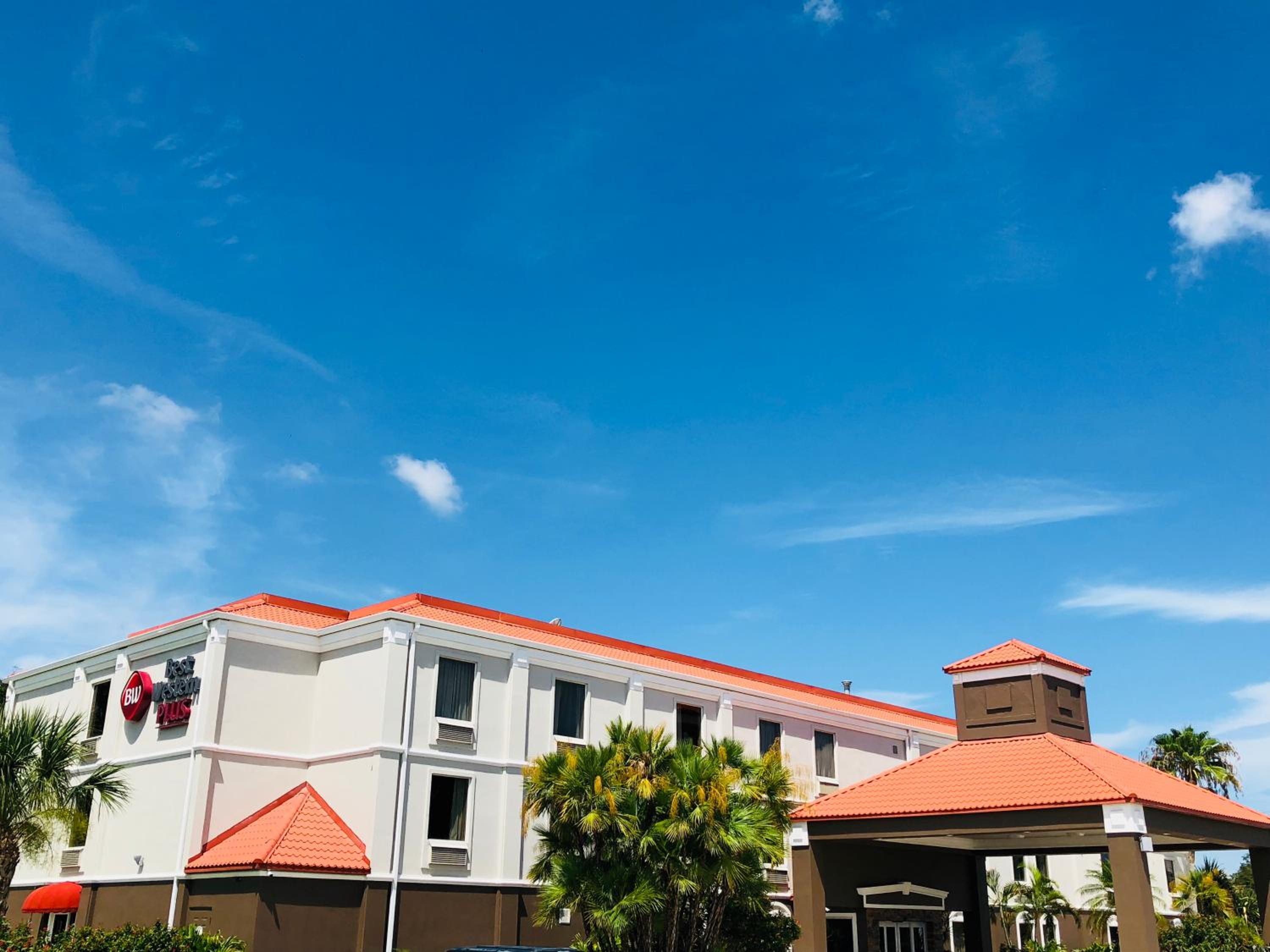 Best Western Plus Bradenton Hotel Suites - Property Image 19