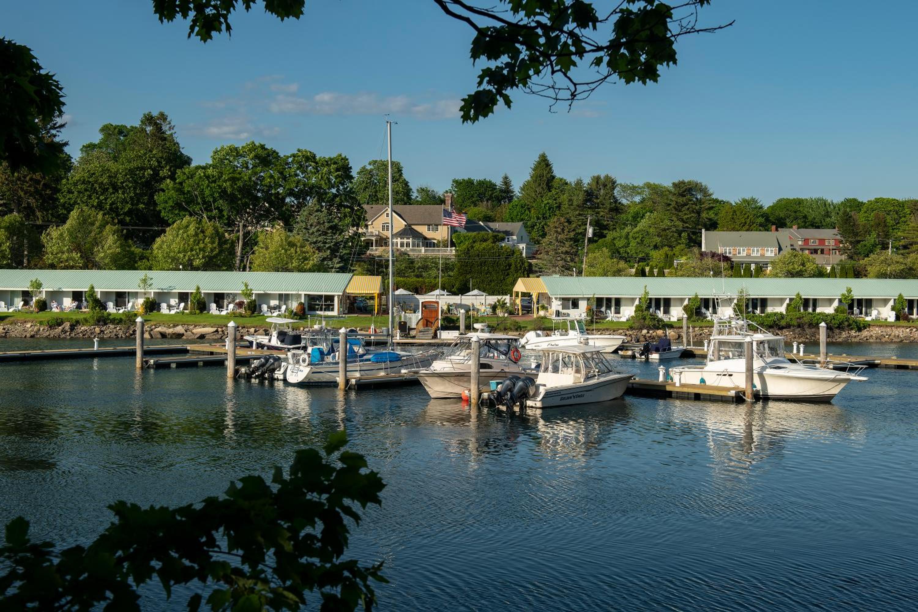 Yachtsman Hotel & Marina Club 9