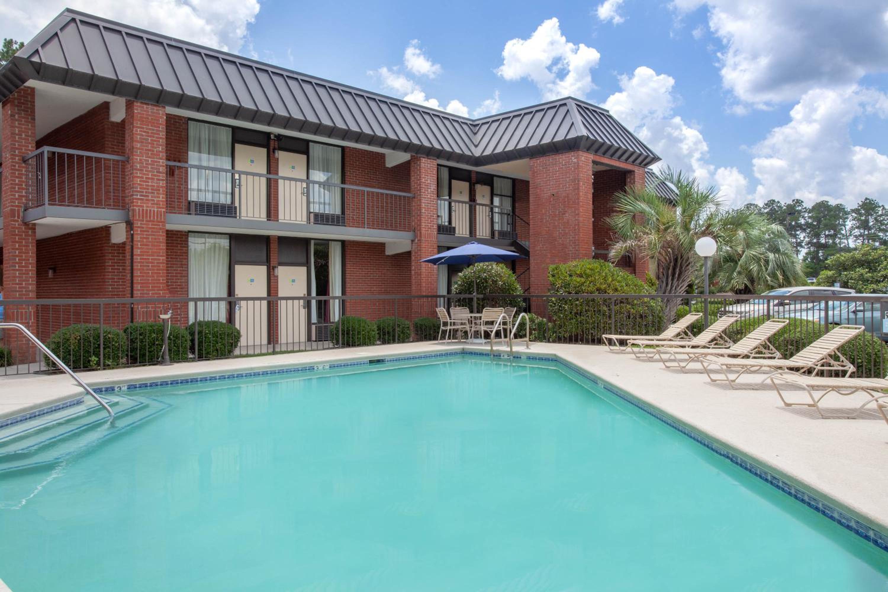 Statesboro Vacations - Days Inn by Wyndham Statesboro - Property Image 9