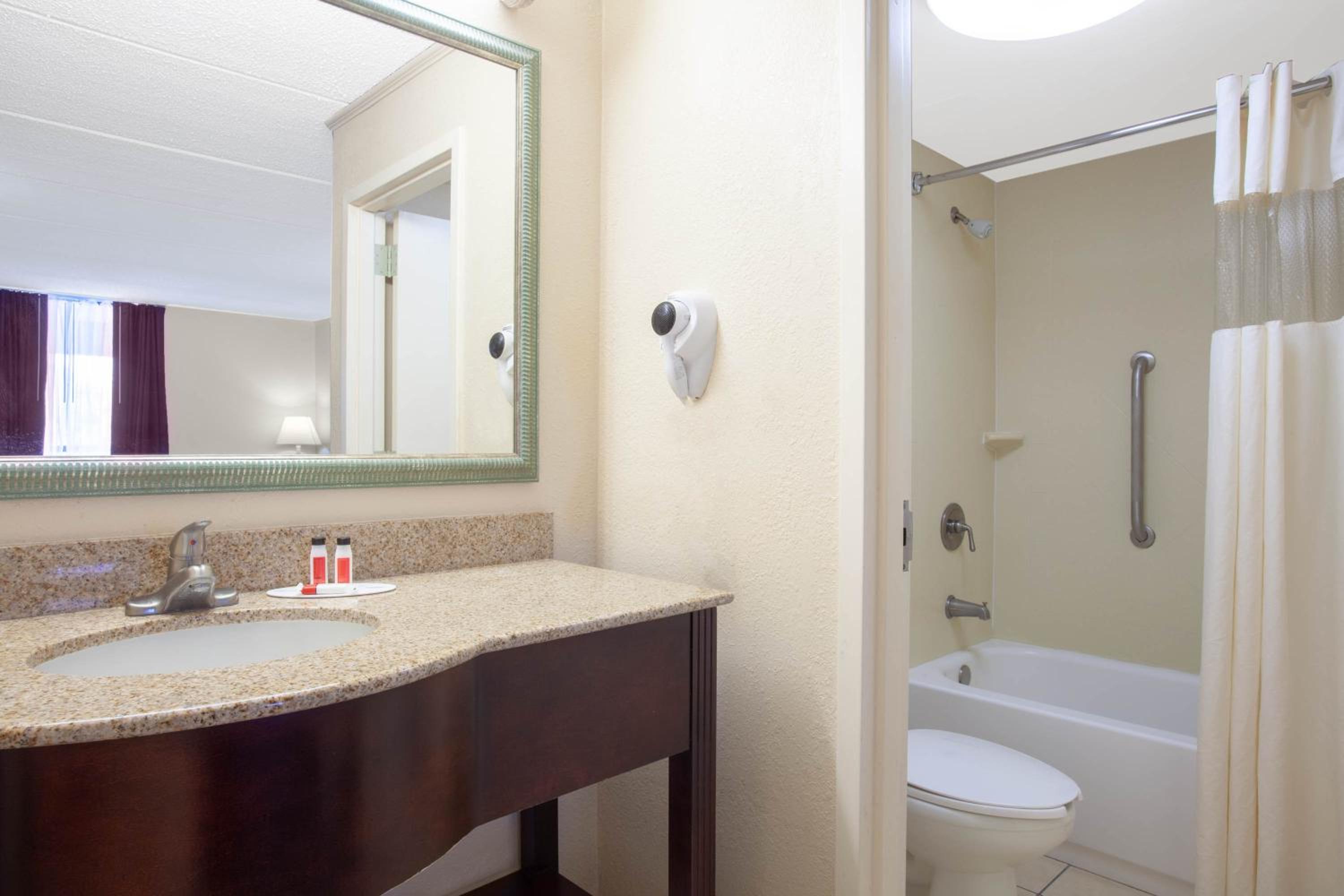 Statesboro Vacations - Days Inn by Wyndham Statesboro - Property Image 13