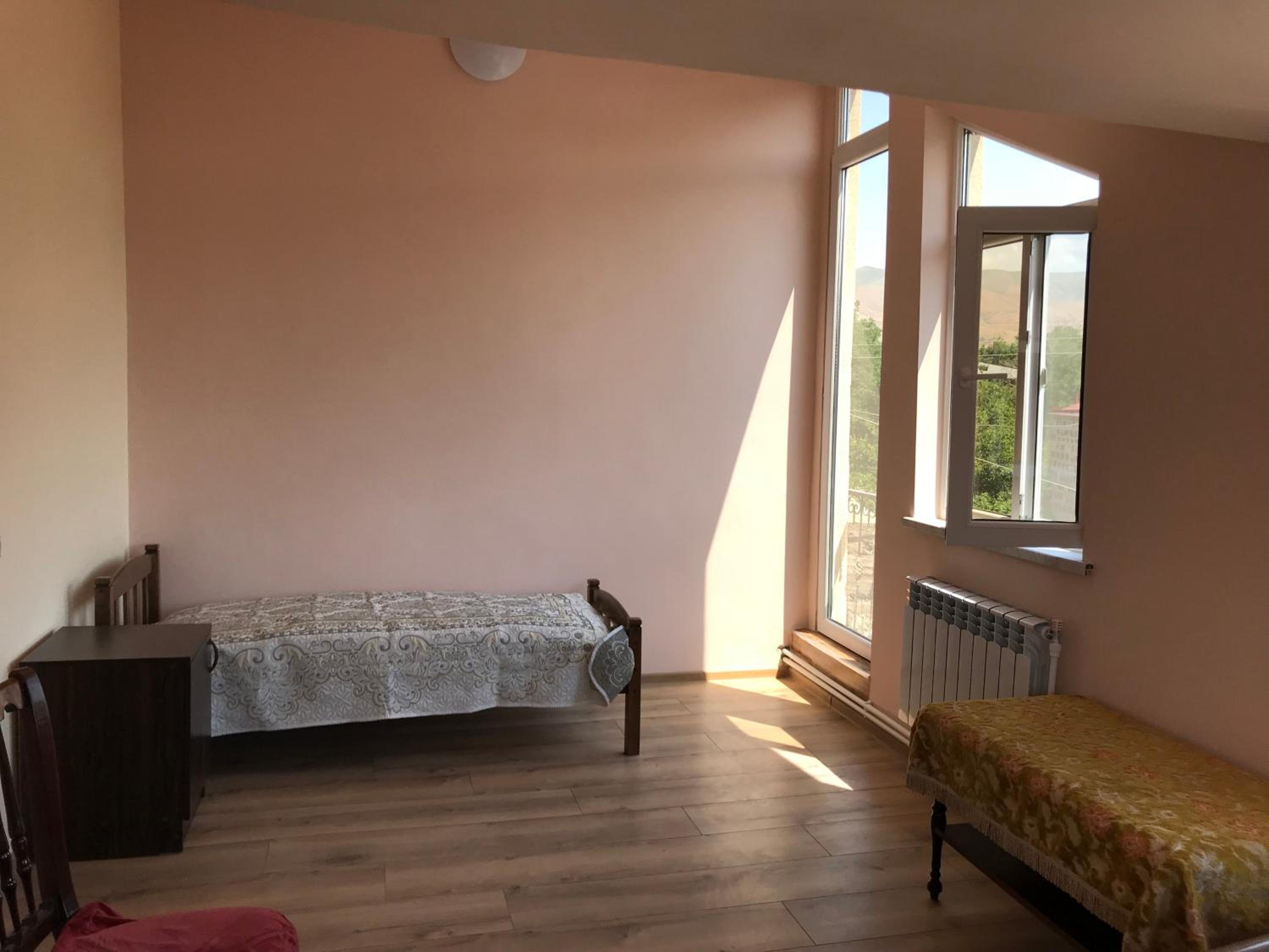 COMMUNE hotel