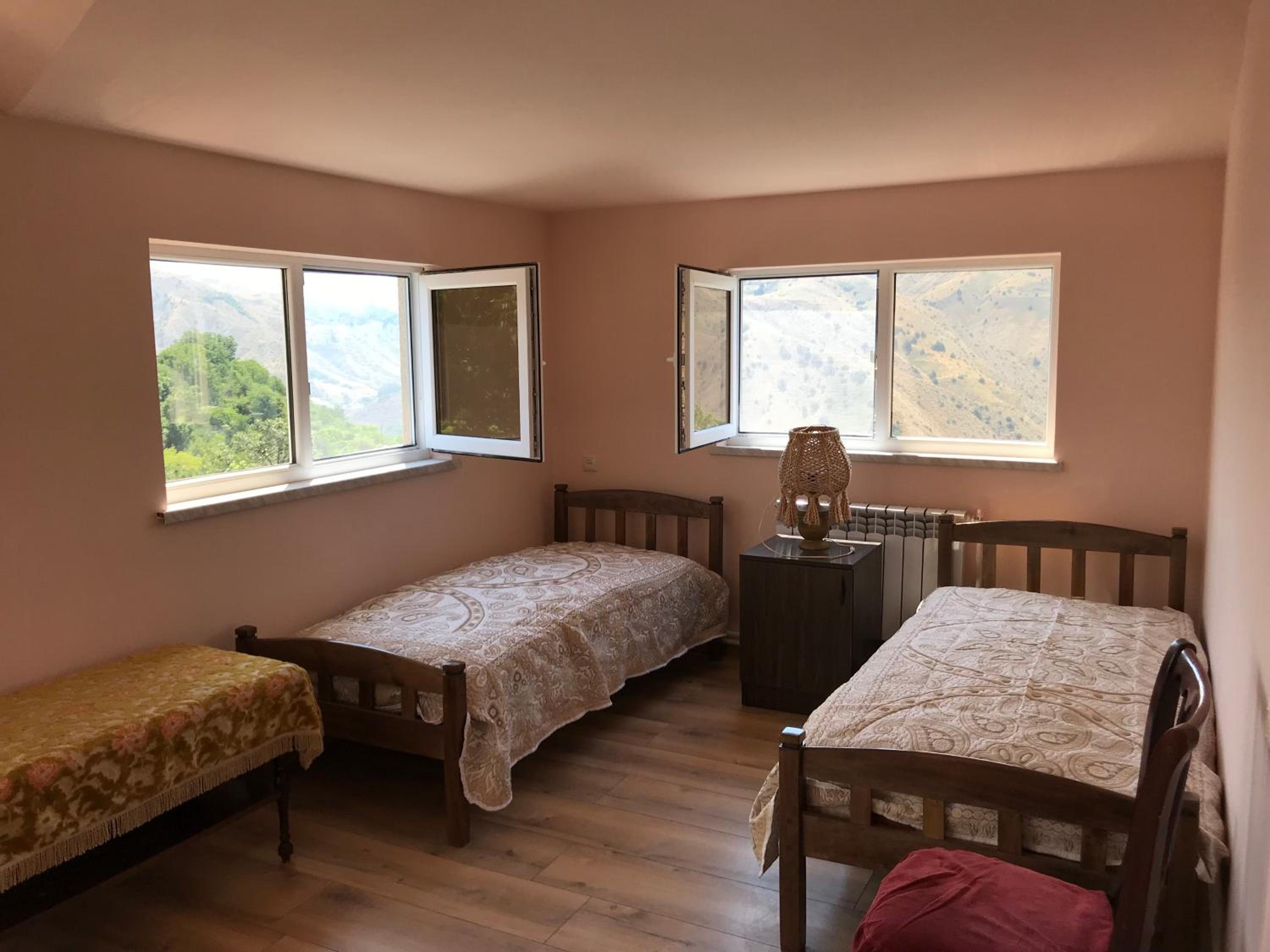 COMMUNE hotel