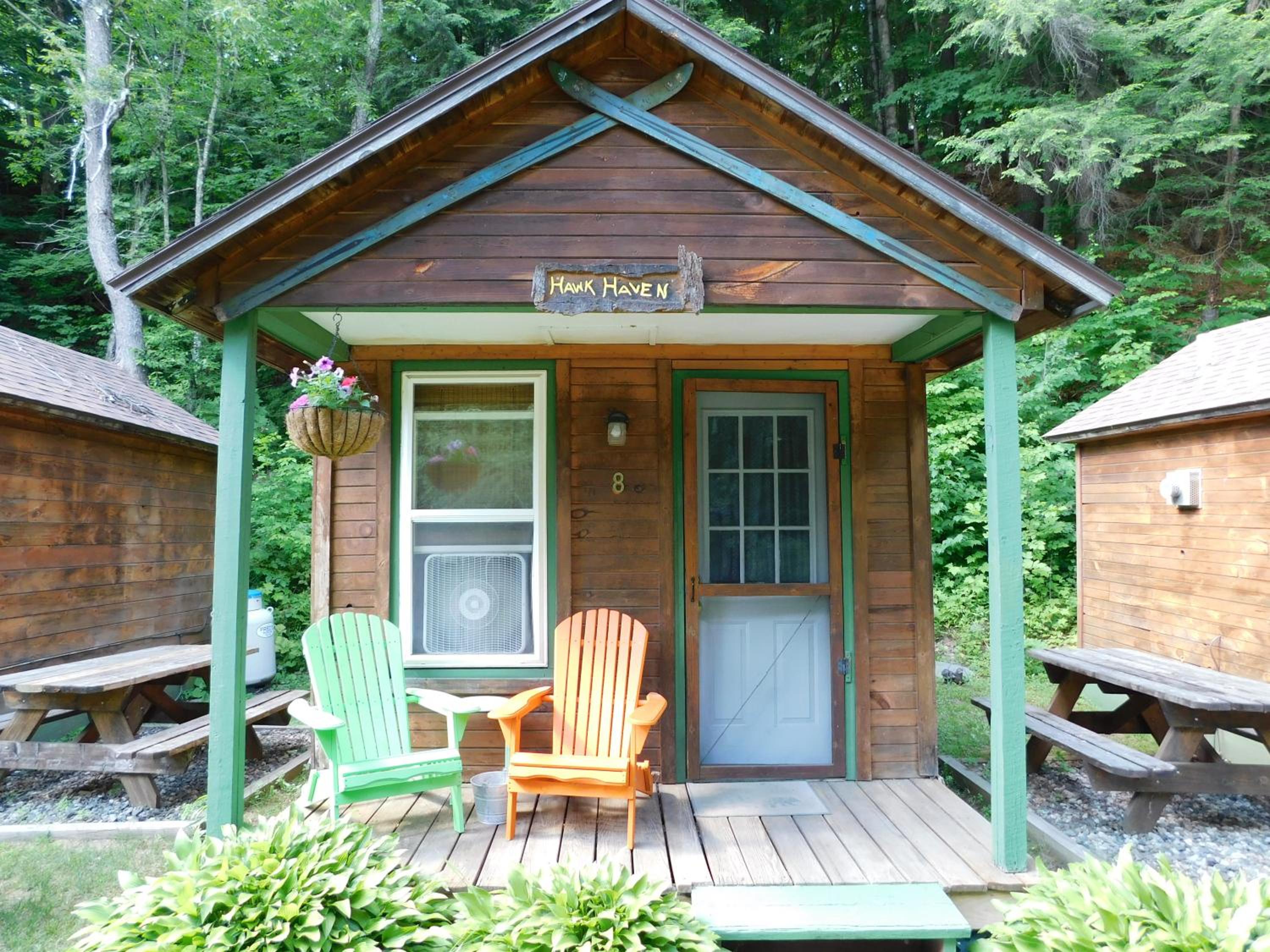 Pine Crest Motel & Cabins