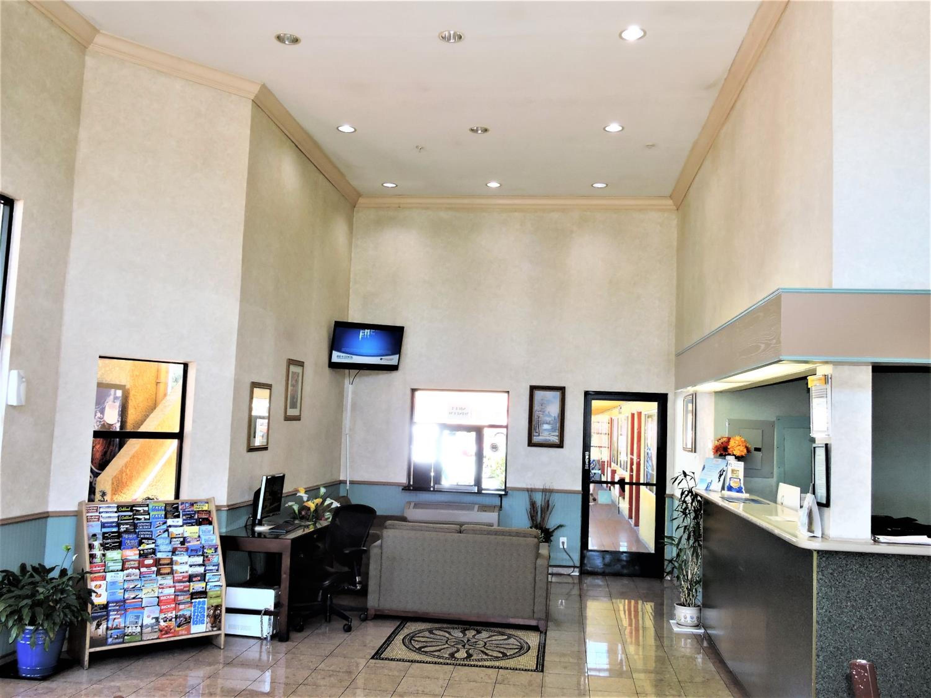 Hayward Vacations - Mission Inn and Suites - Property Image 6