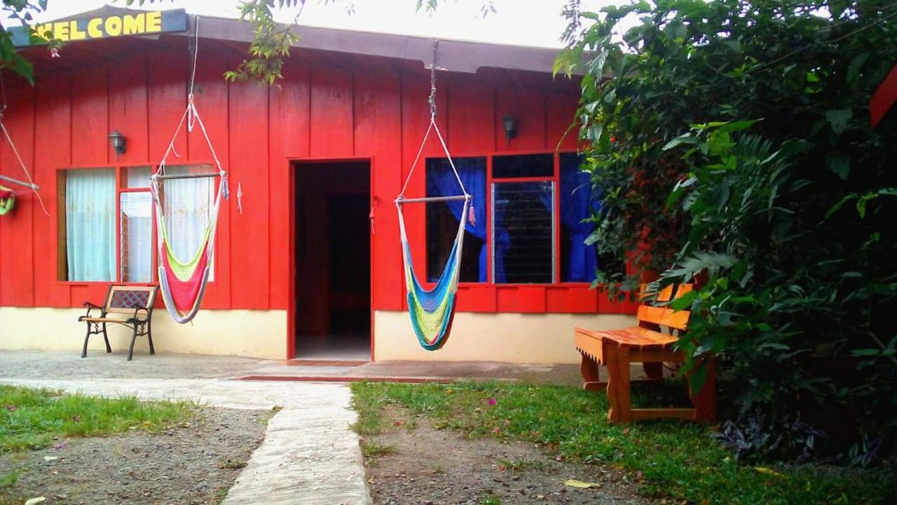 Pensión y Cabinas Colibrí B&B Costa Rica