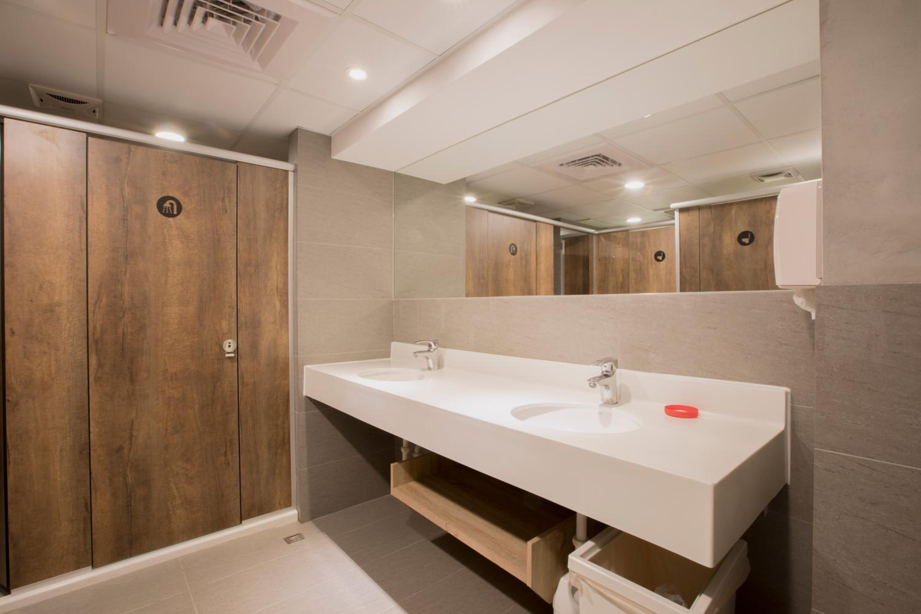 Single Inn-Kaohsiung Station