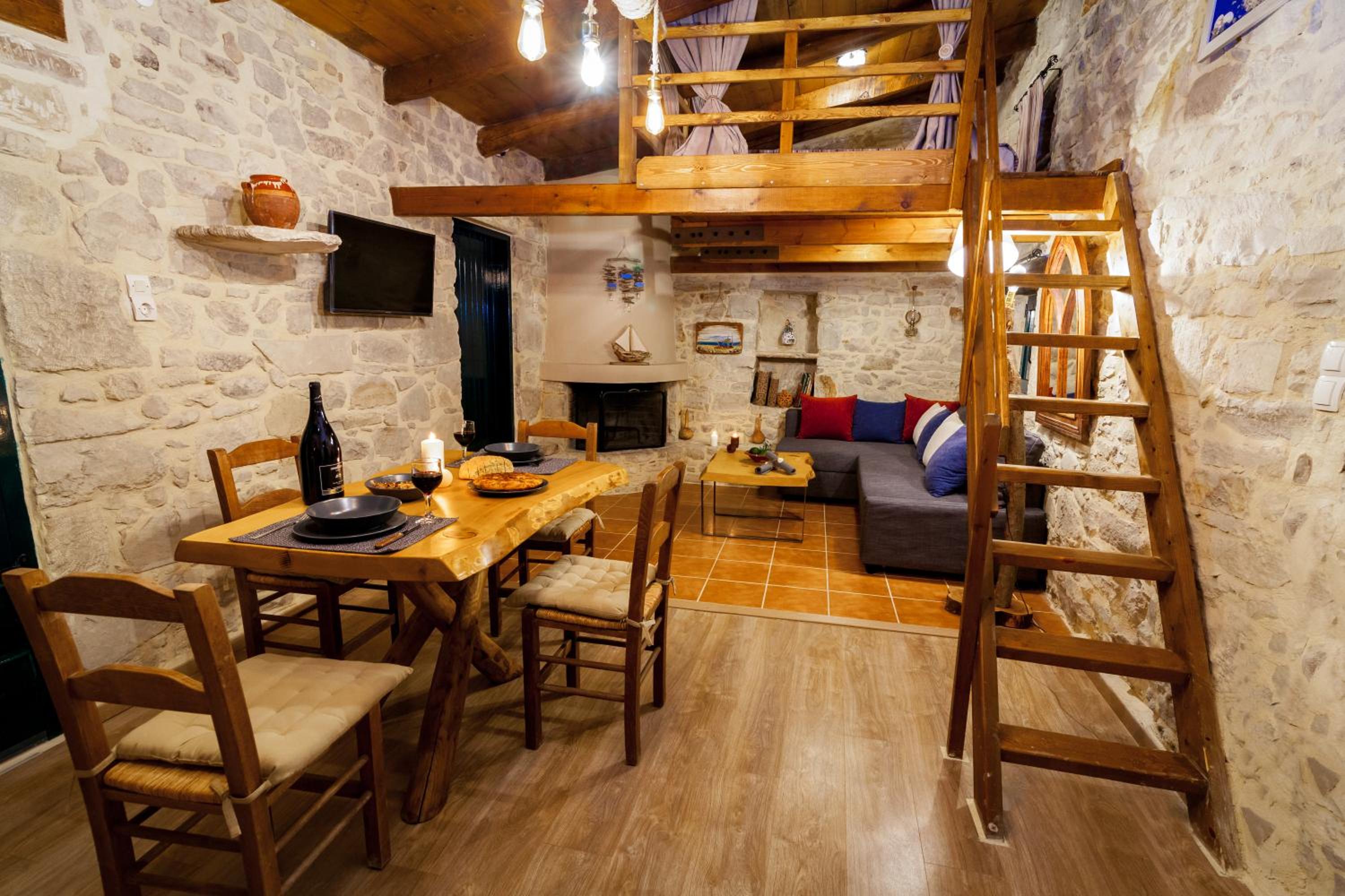 ARISTIDIS'S PLOUTI MOIRES view 3