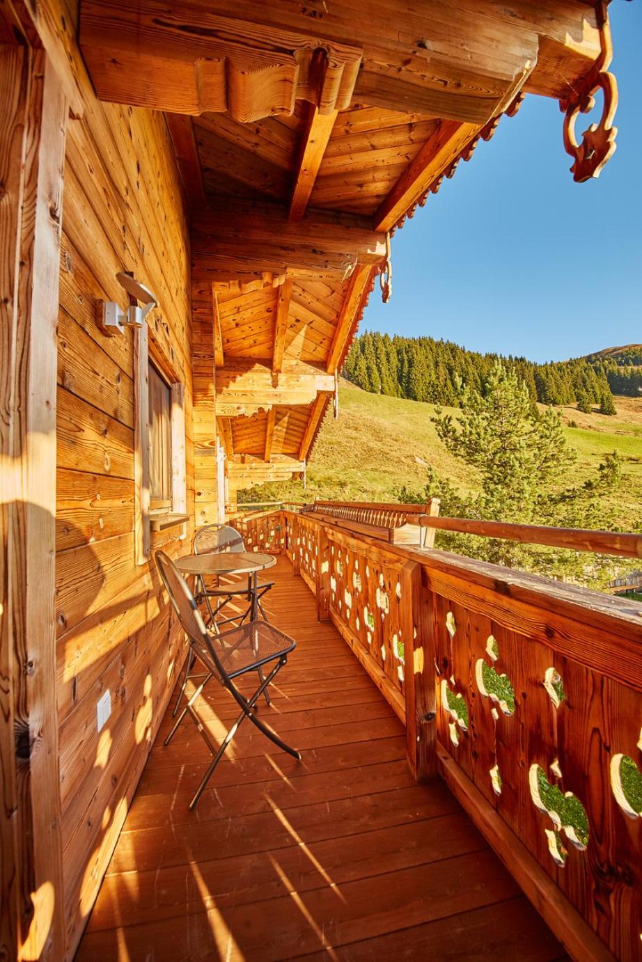 Wallegg Lodge - Alpine Premium Chalet - Ski In-Ski Out - Real Alpine Location Saalbach