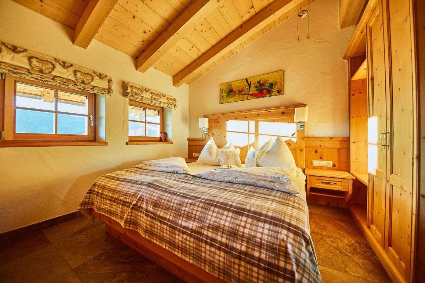 Wallegg Lodge - Alpine Premium Chalet - Ski In-Ski Out - Real Alpine Location Saalbach
