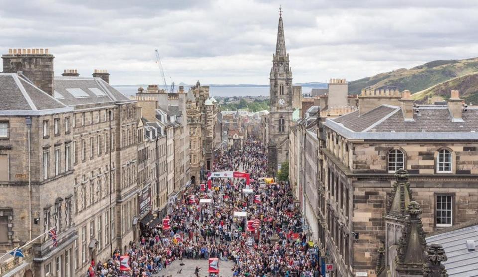 Heart Of Edinburgh City Flat