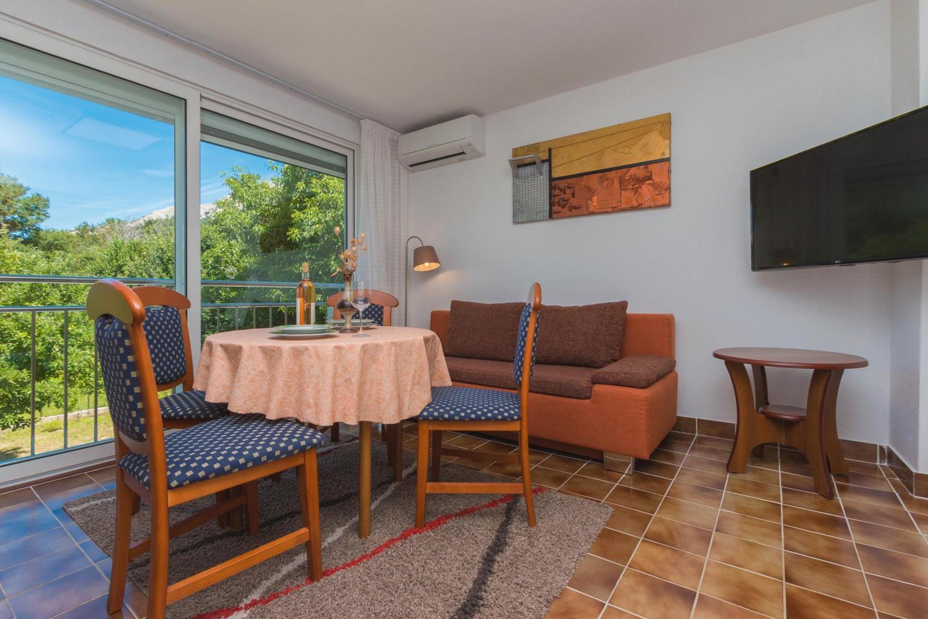 Apartments Tomasic