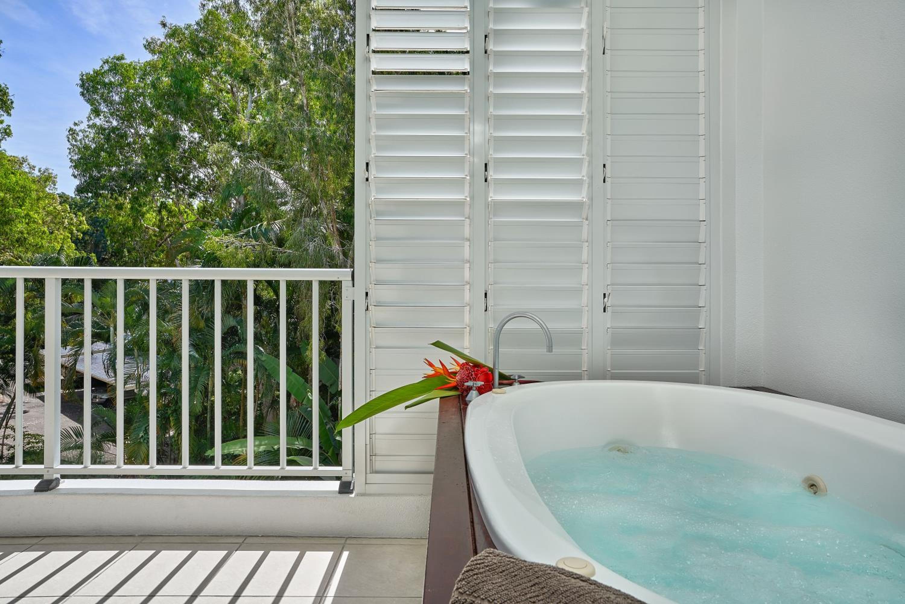 Palm Cove Paradise - Couples spa beach getaway view 2