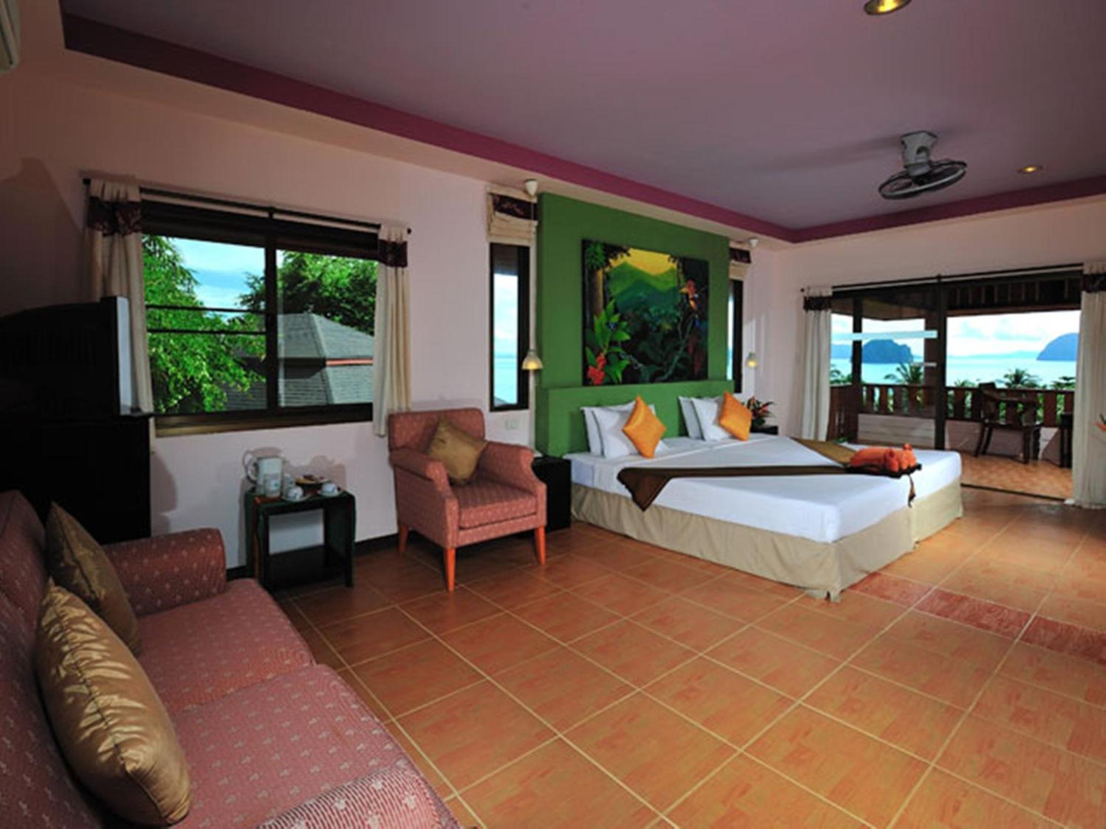 Koh Ngai Cliff Beach Resort