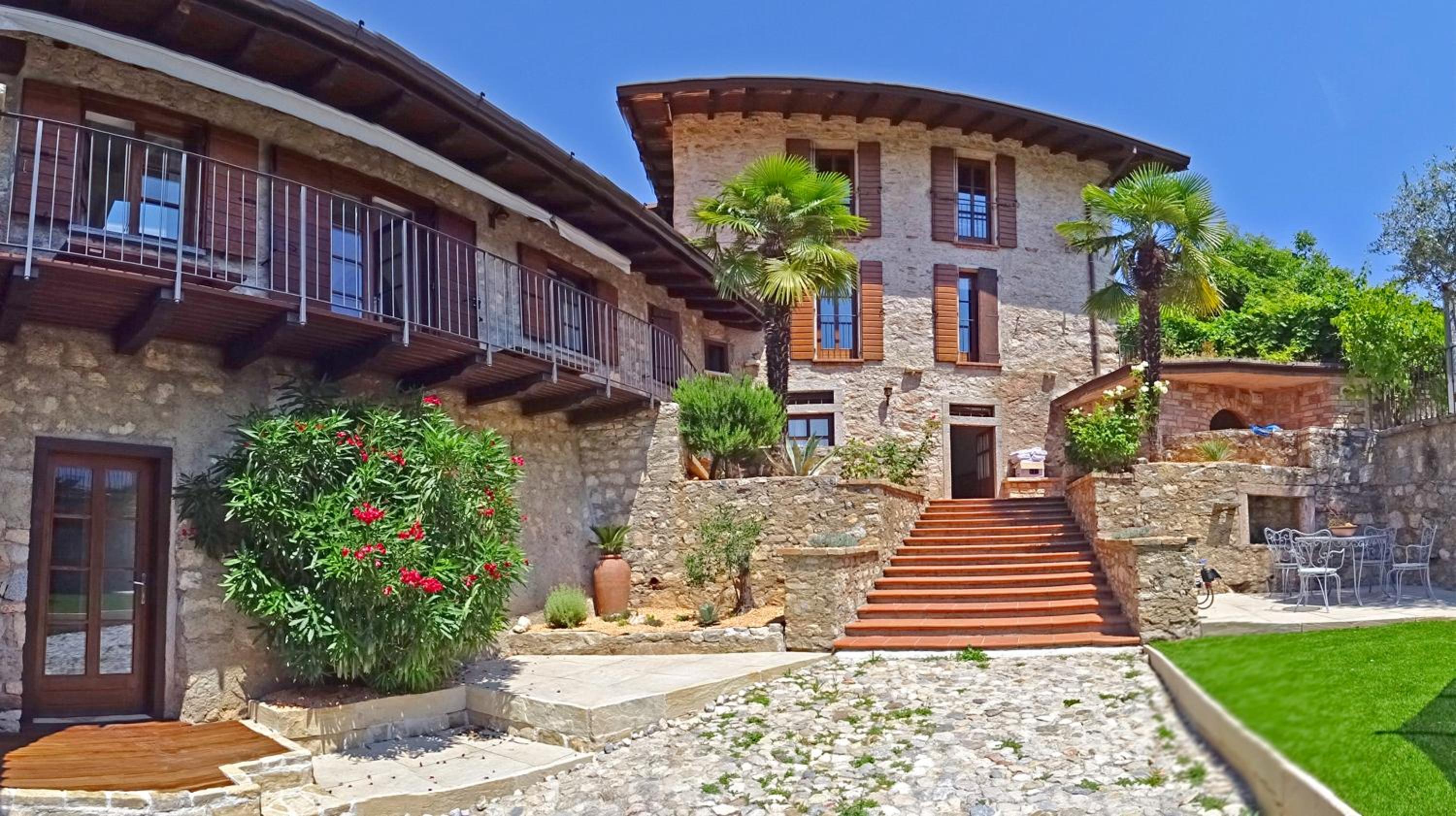 Casa Cortili Garda Summer by Gardadomusmea view 2